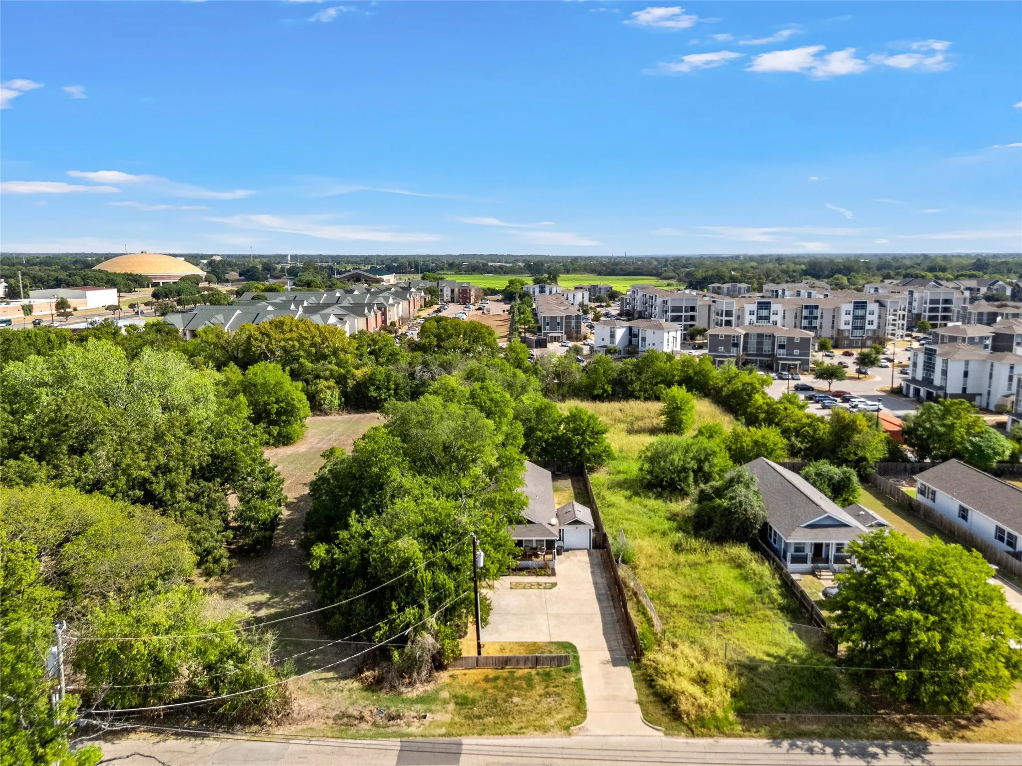 Single Family Residence For Sale in Mc Lennan County , 2220 S 2nd Street, Waco, Texas 76706, 4 Bedroom, 4 Bathroom, 1 Garage spaces, 1,728 Sqft, built in 2004, mls#21396532, Real Estate Agent in Waco, Homes For Sale in Mc Lennan county, Homes For Sale in Waco, Realtor in Waco Texas, Real Estate Brokerage Independent Realty Texas, Luminita Cordes Realtor