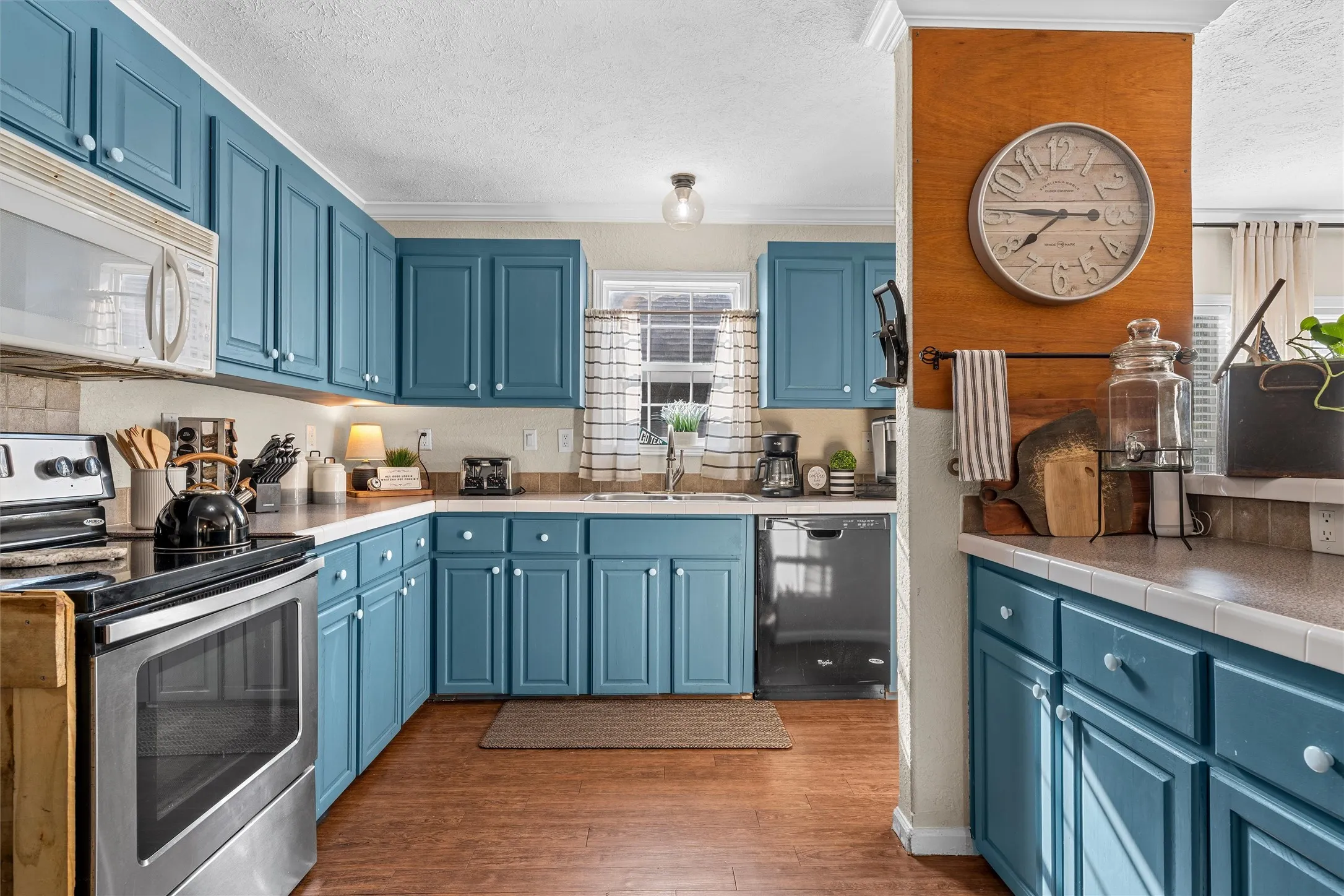Single Family Residence For Sale in Mc Lennan County , 2220 S 2nd Street, Waco, Texas 76706, 4 Bedroom, 4 Bathroom, 1 Garage spaces, 1,728 Sqft, built in 2004, mls#21396532, Real Estate Agent in Waco, Homes For Sale in Mc Lennan county, Homes For Sale in Waco, Realtor in Waco Texas, Real Estate Brokerage Independent Realty Texas, Luminita Cordes Realtor