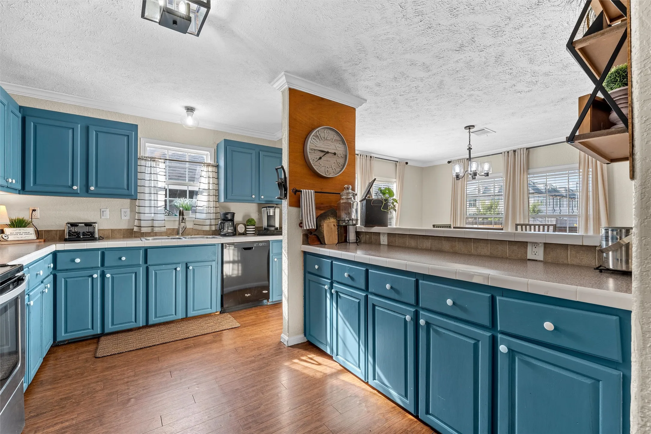 Single Family Residence For Sale in Mc Lennan County , 2220 S 2nd Street, Waco, Texas 76706, 4 Bedroom, 4 Bathroom, 1 Garage spaces, 1,728 Sqft, built in 2004, mls#21396532, Real Estate Agent in Waco, Homes For Sale in Mc Lennan county, Homes For Sale in Waco, Realtor in Waco Texas, Real Estate Brokerage Independent Realty Texas, Luminita Cordes Realtor