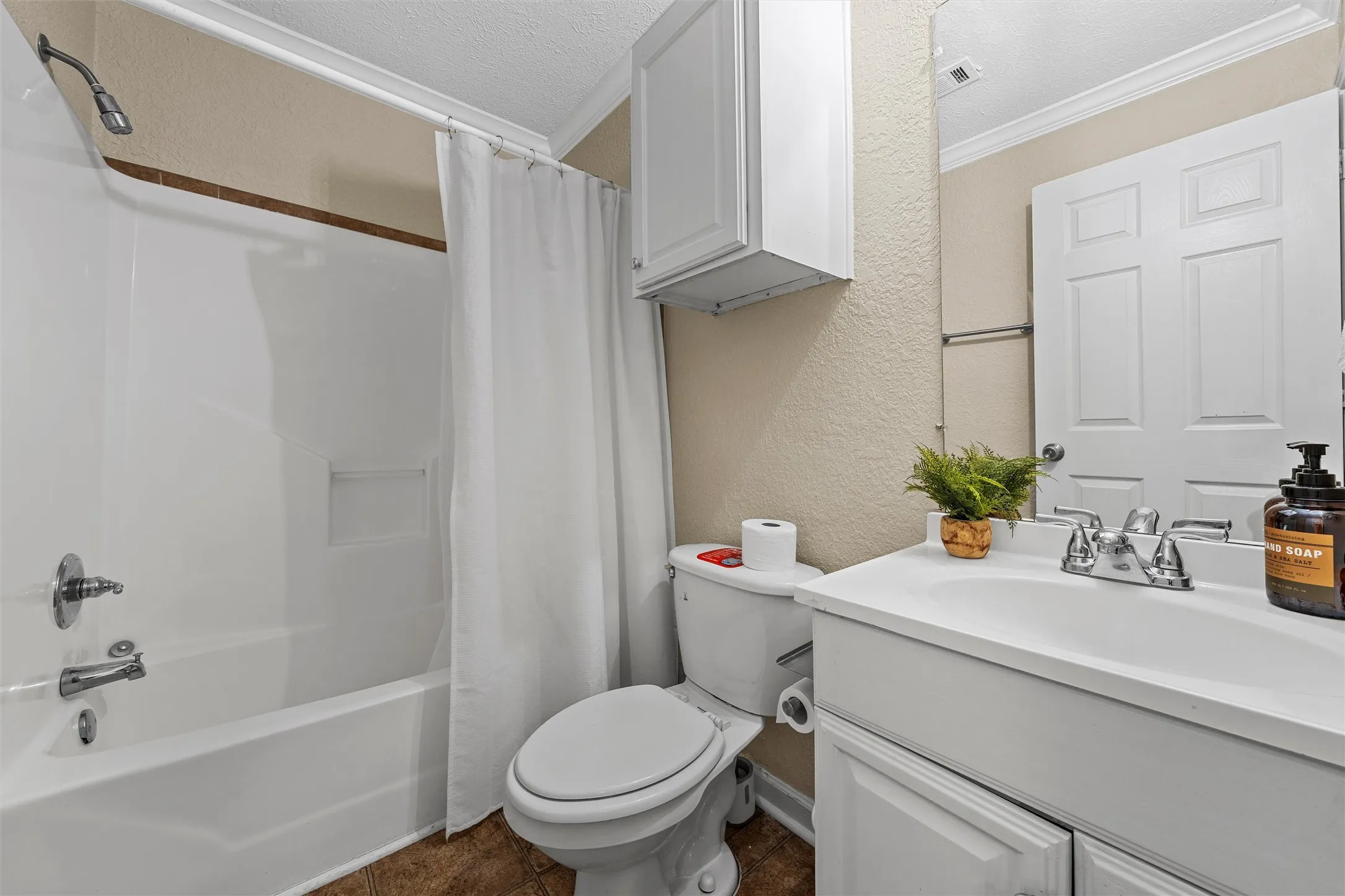 Single Family Residence For Sale in Mc Lennan County , 2220 S 2nd Street, Waco, Texas 76706, 4 Bedroom, 4 Bathroom, 1 Garage spaces, 1,728 Sqft, built in 2004, mls#21396532, Real Estate Agent in Waco, Homes For Sale in Mc Lennan county, Homes For Sale in Waco, Realtor in Waco Texas, Real Estate Brokerage Independent Realty Texas, Luminita Cordes Realtor