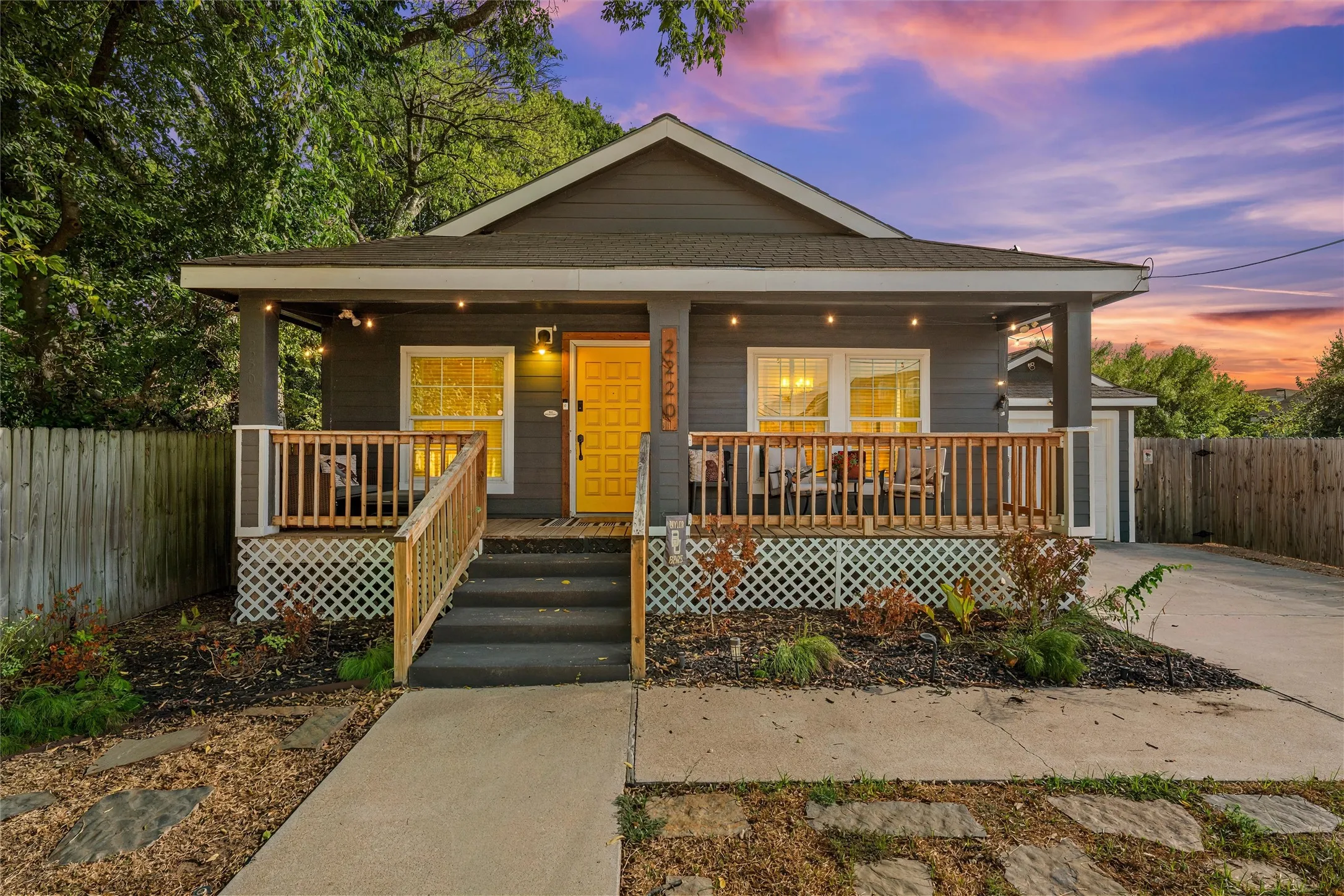 Single Family Residence For Sale in Mc Lennan County , 2220 S 2nd Street, Waco, Texas 76706, 4 Bedroom, 4 Bathroom, 1 Garage spaces, 1,728 Sqft, built in 2004, mls#21396532, Real Estate Agent in Waco, Homes For Sale in Mc Lennan county, Homes For Sale in Waco, Realtor in Waco Texas, Real Estate Brokerage Independent Realty Texas, Luminita Cordes Realtor