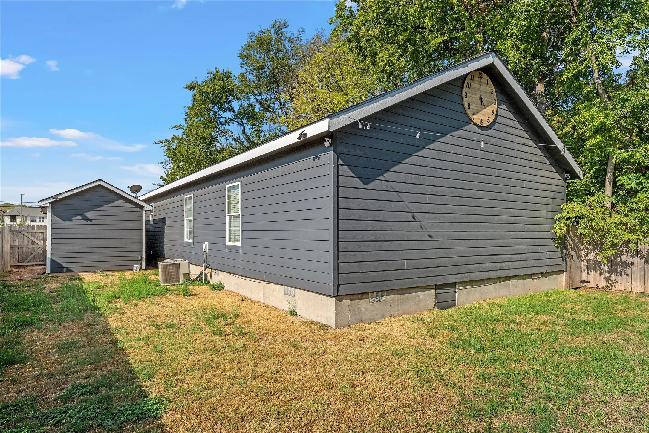 Single Family Residence For Sale in Mc Lennan County , 2220 S 2nd Street, Waco, Texas 76706, 4 Bedroom, 4 Bathroom, 1 Garage spaces, 1,728 Sqft, built in 2004, mls#21396532, Real Estate Agent in Waco, Homes For Sale in Mc Lennan county, Homes For Sale in Waco, Realtor in Waco Texas, Real Estate Brokerage Independent Realty Texas, Luminita Cordes Realtor
