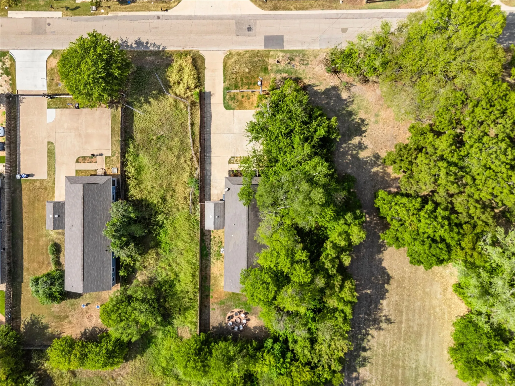 Single Family Residence For Sale in Mc Lennan County , 2220 S 2nd Street, Waco, Texas 76706, 4 Bedroom, 4 Bathroom, 1 Garage spaces, 1,728 Sqft, built in 2004, mls#21396532, Real Estate Agent in Waco, Homes For Sale in Mc Lennan county, Homes For Sale in Waco, Realtor in Waco Texas, Real Estate Brokerage Independent Realty Texas, Luminita Cordes Realtor