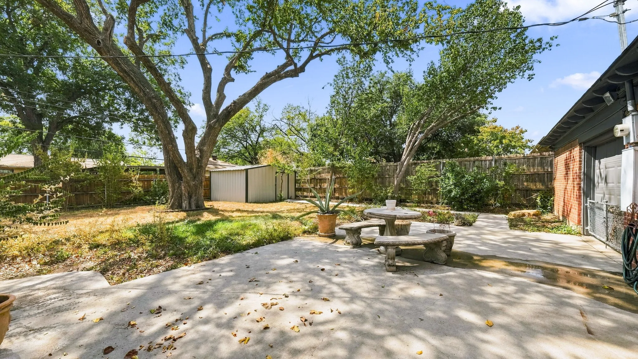Single Family Residence For Rent in Tarrant County , 5412 Palmer Drive, Haltom City, Texas 76117, 3 Bedroom, 2 Bathroom, 2 Garage spaces, 1,456 Sqft, built in 1957, mls#21396870, Real Estate Agent in Haltom City, Homes For Rent in Tarrant county, Homes For Rent in Haltom City, Realtor in Haltom City Texas, Real Estate Brokerage Independent Realty Texas, Luminita Cordes Realtor