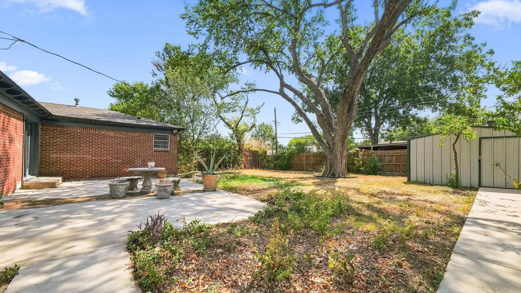 Single Family Residence For Rent in Tarrant County , 5412 Palmer Drive, Haltom City, Texas 76117, 3 Bedroom, 2 Bathroom, 2 Garage spaces, 1,456 Sqft, built in 1957, mls#21396870, Real Estate Agent in Haltom City, Homes For Rent in Tarrant county, Homes For Rent in Haltom City, Realtor in Haltom City Texas, Real Estate Brokerage Independent Realty Texas, Luminita Cordes Realtor