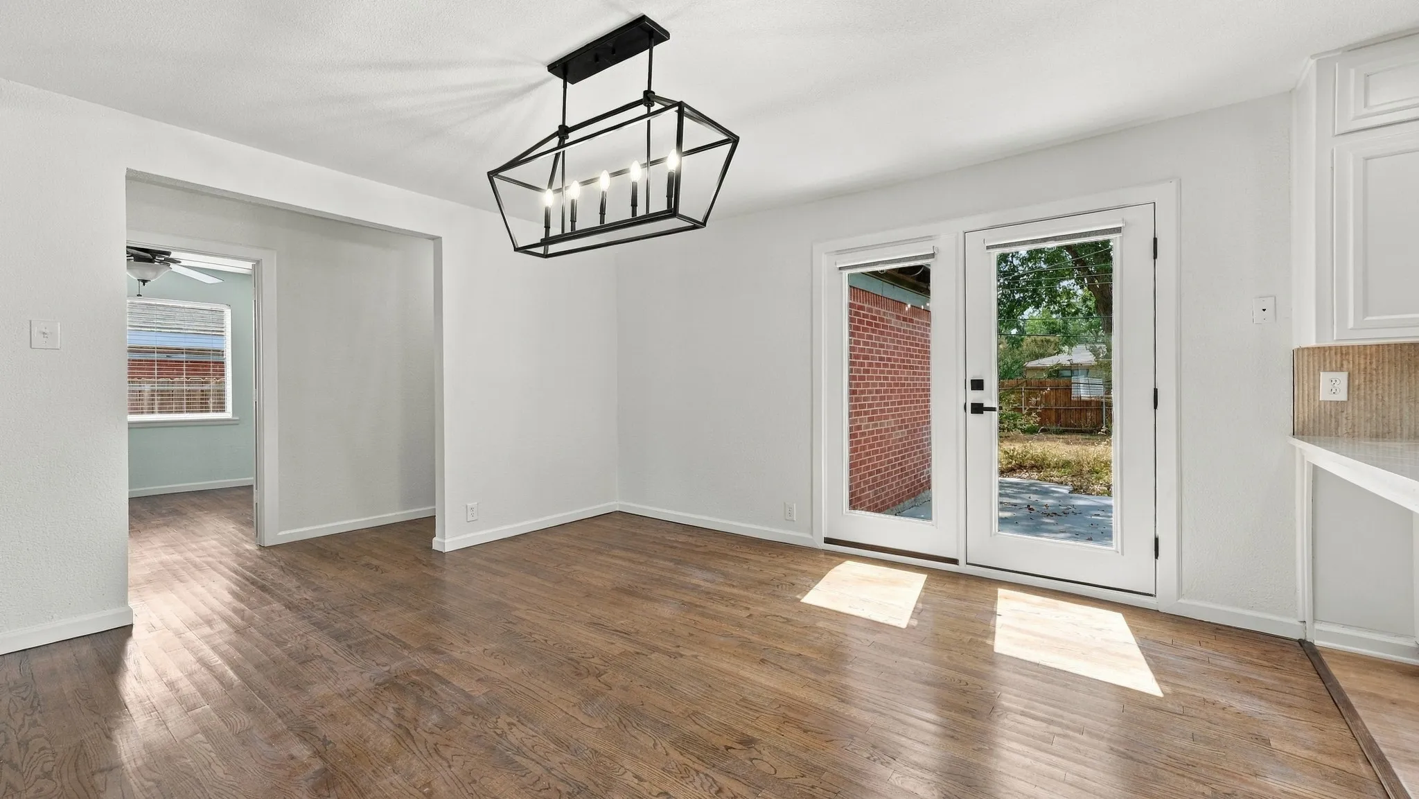 Single Family Residence For Rent in Tarrant County , 5412 Palmer Drive, Haltom City, Texas 76117, 3 Bedroom, 2 Bathroom, 2 Garage spaces, 1,456 Sqft, built in 1957, mls#21396870, Real Estate Agent in Haltom City, Homes For Rent in Tarrant county, Homes For Rent in Haltom City, Realtor in Haltom City Texas, Real Estate Brokerage Independent Realty Texas, Luminita Cordes Realtor