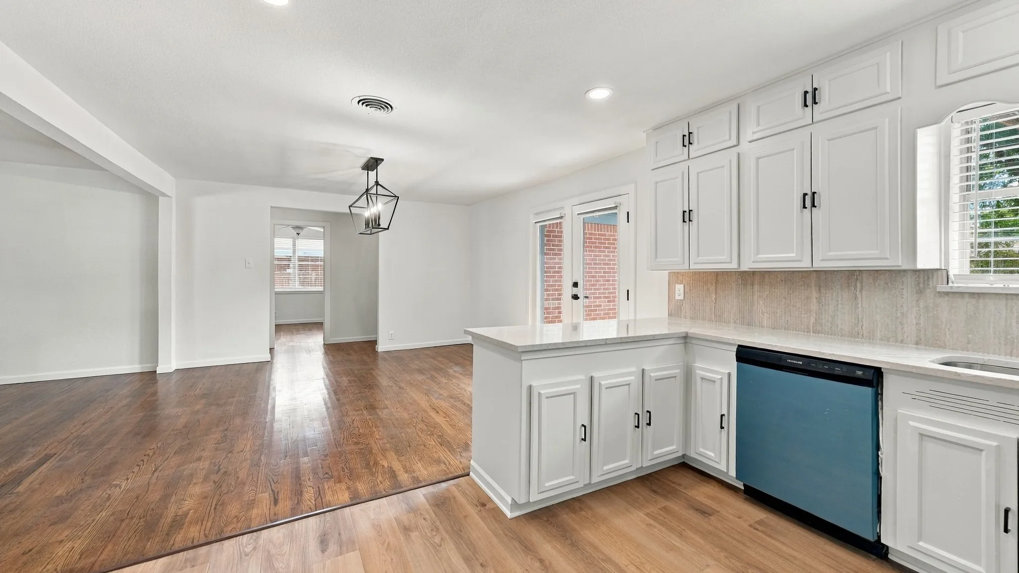 Single Family Residence For Rent in Tarrant County , 5412 Palmer Drive, Haltom City, Texas 76117, 3 Bedroom, 2 Bathroom, 2 Garage spaces, 1,456 Sqft, built in 1957, mls#21396870, Real Estate Agent in Haltom City, Homes For Rent in Tarrant county, Homes For Rent in Haltom City, Realtor in Haltom City Texas, Real Estate Brokerage Independent Realty Texas, Luminita Cordes Realtor