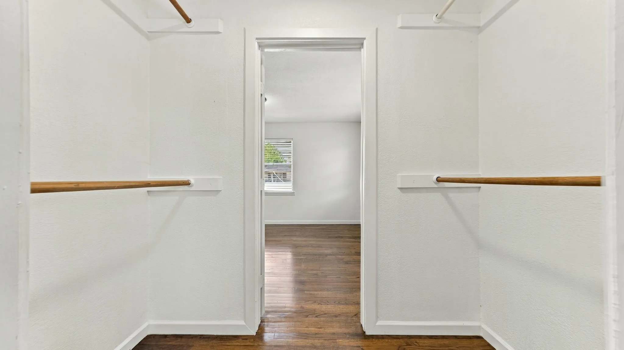 Single Family Residence For Rent in Tarrant County , 5412 Palmer Drive, Haltom City, Texas 76117, 3 Bedroom, 2 Bathroom, 2 Garage spaces, 1,456 Sqft, built in 1957, mls#21396870, Real Estate Agent in Haltom City, Homes For Rent in Tarrant county, Homes For Rent in Haltom City, Realtor in Haltom City Texas, Real Estate Brokerage Independent Realty Texas, Luminita Cordes Realtor