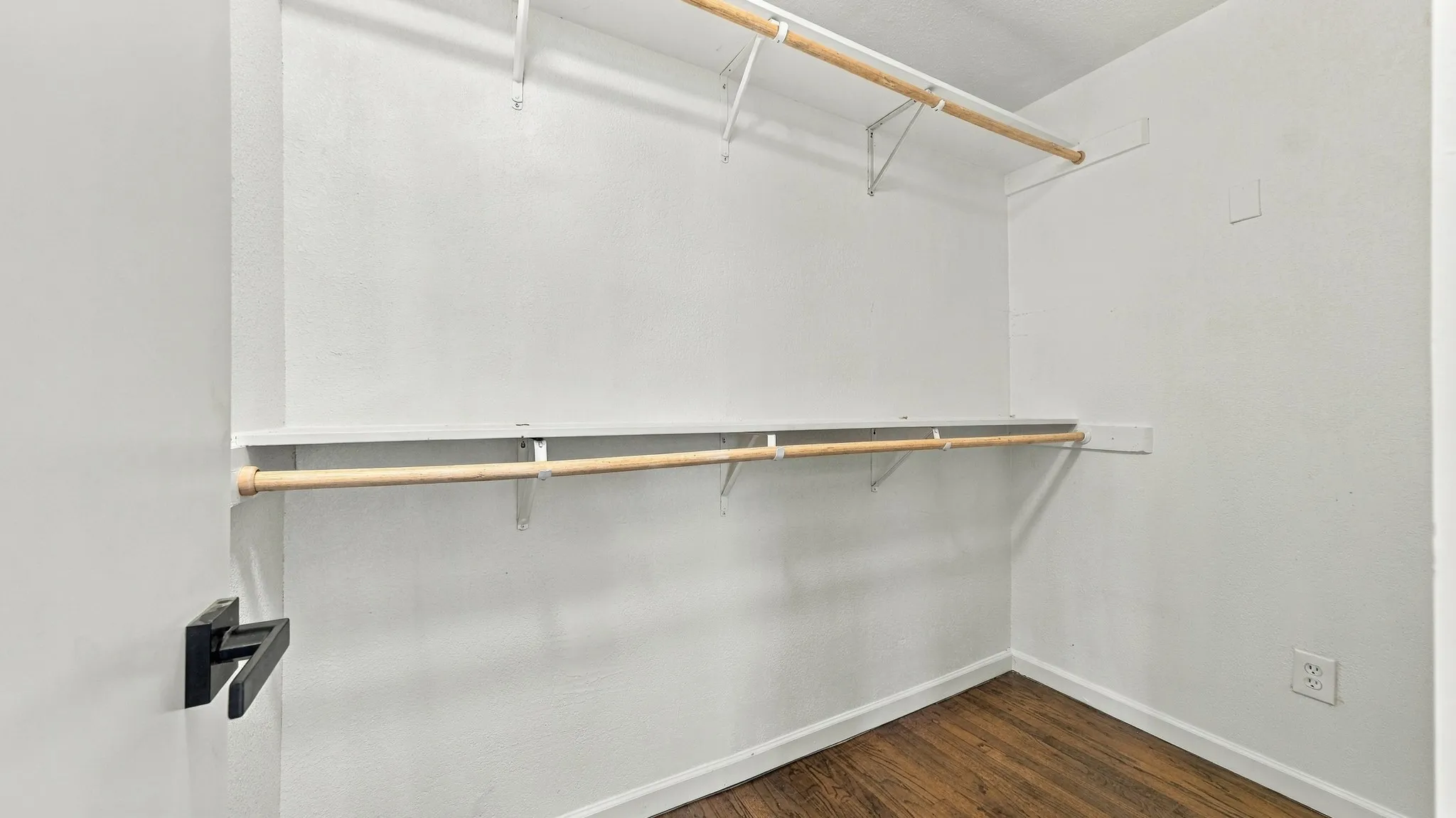 Single Family Residence For Rent in Tarrant County , 5412 Palmer Drive, Haltom City, Texas 76117, 3 Bedroom, 2 Bathroom, 2 Garage spaces, 1,456 Sqft, built in 1957, mls#21396870, Real Estate Agent in Haltom City, Homes For Rent in Tarrant county, Homes For Rent in Haltom City, Realtor in Haltom City Texas, Real Estate Brokerage Independent Realty Texas, Luminita Cordes Realtor