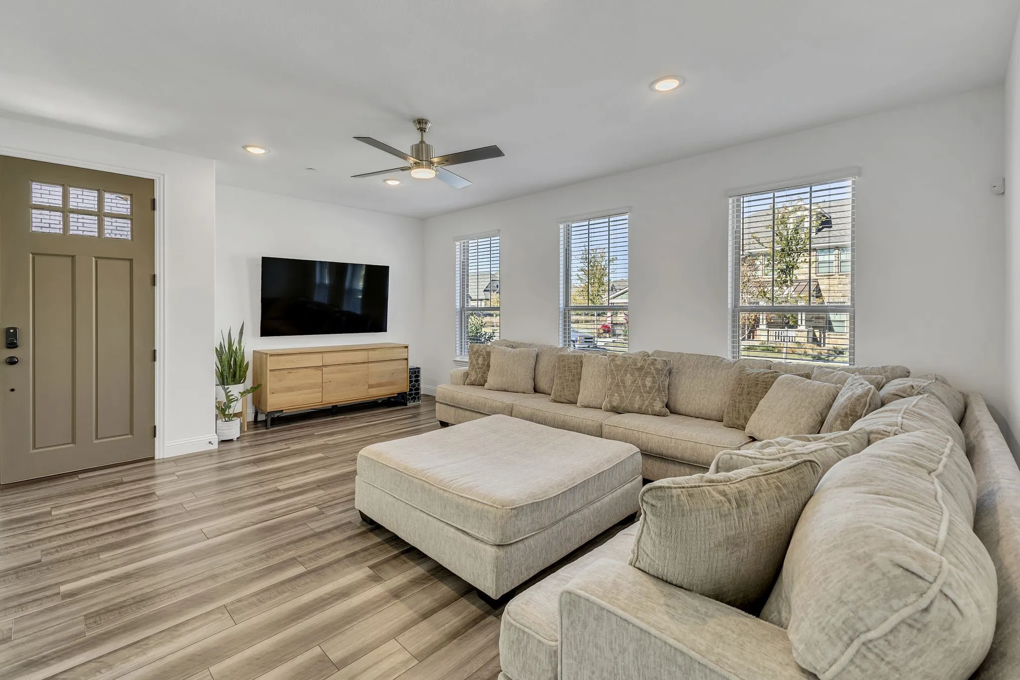 Townhouse For Rent in Dallas County , 2654 Settlers Place, Garland, Texas 75042, 3 Bedroom, 3 Bathroom, 2 Garage spaces, 2,001 Sqft, built in 2022, mls#21396892, Real Estate Agent in Garland, Homes For Rent in Dallas county, Homes For Rent in Garland, Realtor in Garland Texas, Real Estate Brokerage Independent Realty Texas, Luminita Cordes Realtor