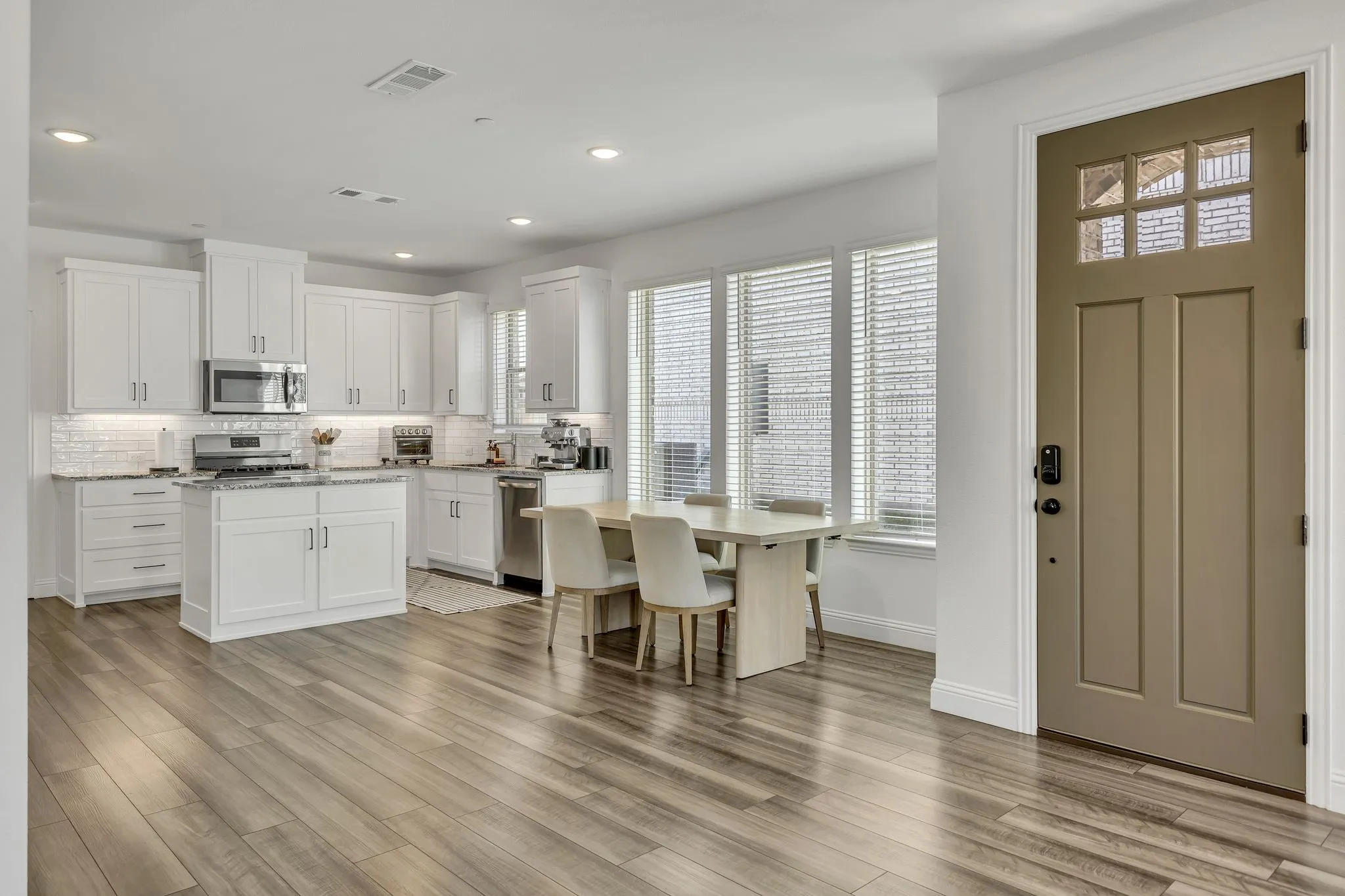Townhouse For Rent in Dallas County , 2654 Settlers Place, Garland, Texas 75042, 3 Bedroom, 3 Bathroom, 2 Garage spaces, 2,001 Sqft, built in 2022, mls#21396892, Real Estate Agent in Garland, Homes For Rent in Dallas county, Homes For Rent in Garland, Realtor in Garland Texas, Real Estate Brokerage Independent Realty Texas, Luminita Cordes Realtor