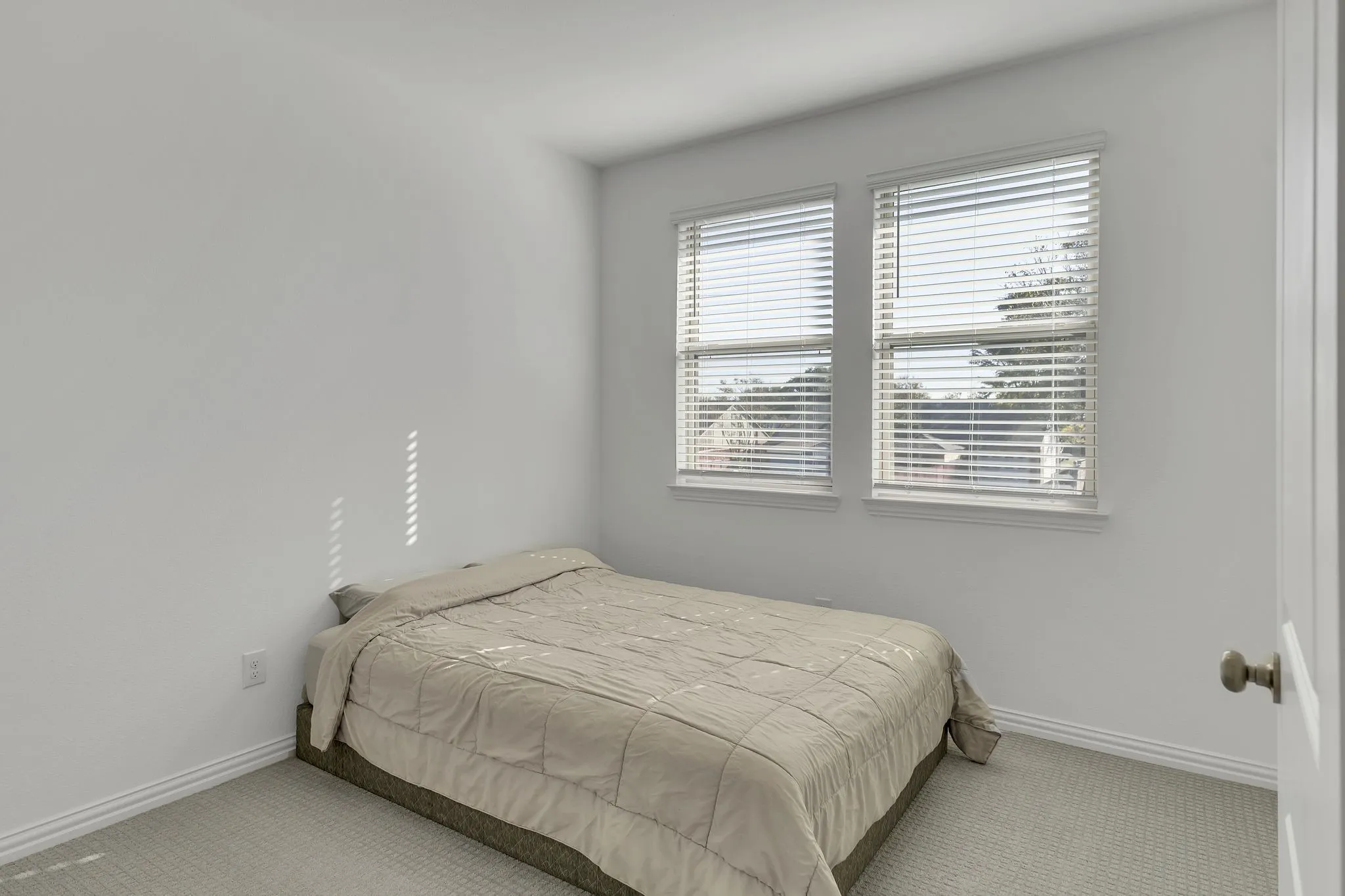 Townhouse For Rent in Dallas County , 2654 Settlers Place, Garland, Texas 75042, 3 Bedroom, 3 Bathroom, 2 Garage spaces, 2,001 Sqft, built in 2022, mls#21396892, Real Estate Agent in Garland, Homes For Rent in Dallas county, Homes For Rent in Garland, Realtor in Garland Texas, Real Estate Brokerage Independent Realty Texas, Luminita Cordes Realtor