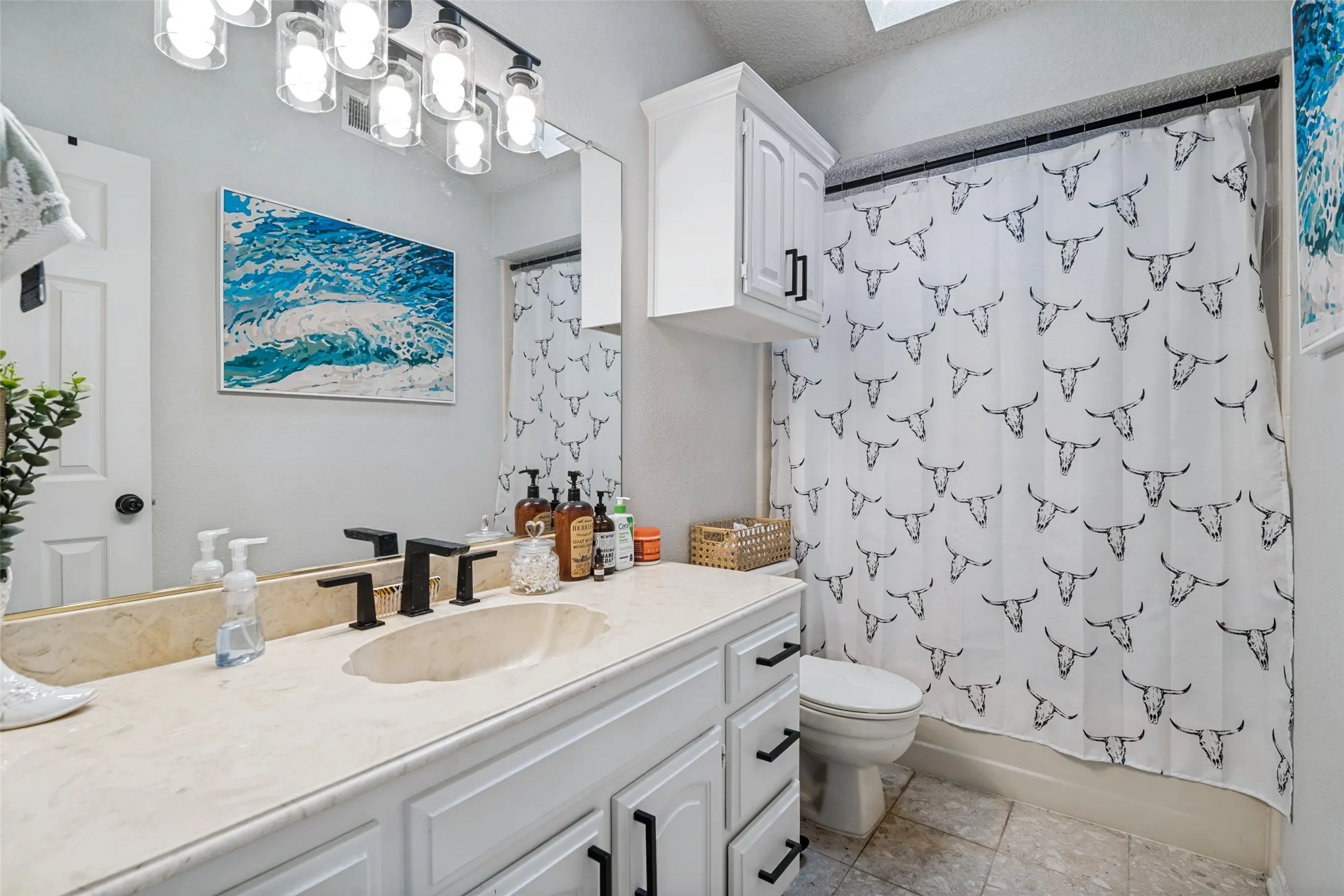 Single Family Residence For Sale in Dallas County , 2501 Radcliffe Drive, Rowlett, Texas 75088, 3 Bedroom, 3 Bathroom, 2 Garage spaces, 2,310 Sqft, built in 1985, mls#21396950, Real Estate Agent in Rowlett, Homes For Sale in Dallas county, Homes For Sale in Rowlett, Realtor in Rowlett Texas, Real Estate Brokerage Independent Realty Texas, Luminita Cordes Realtor
