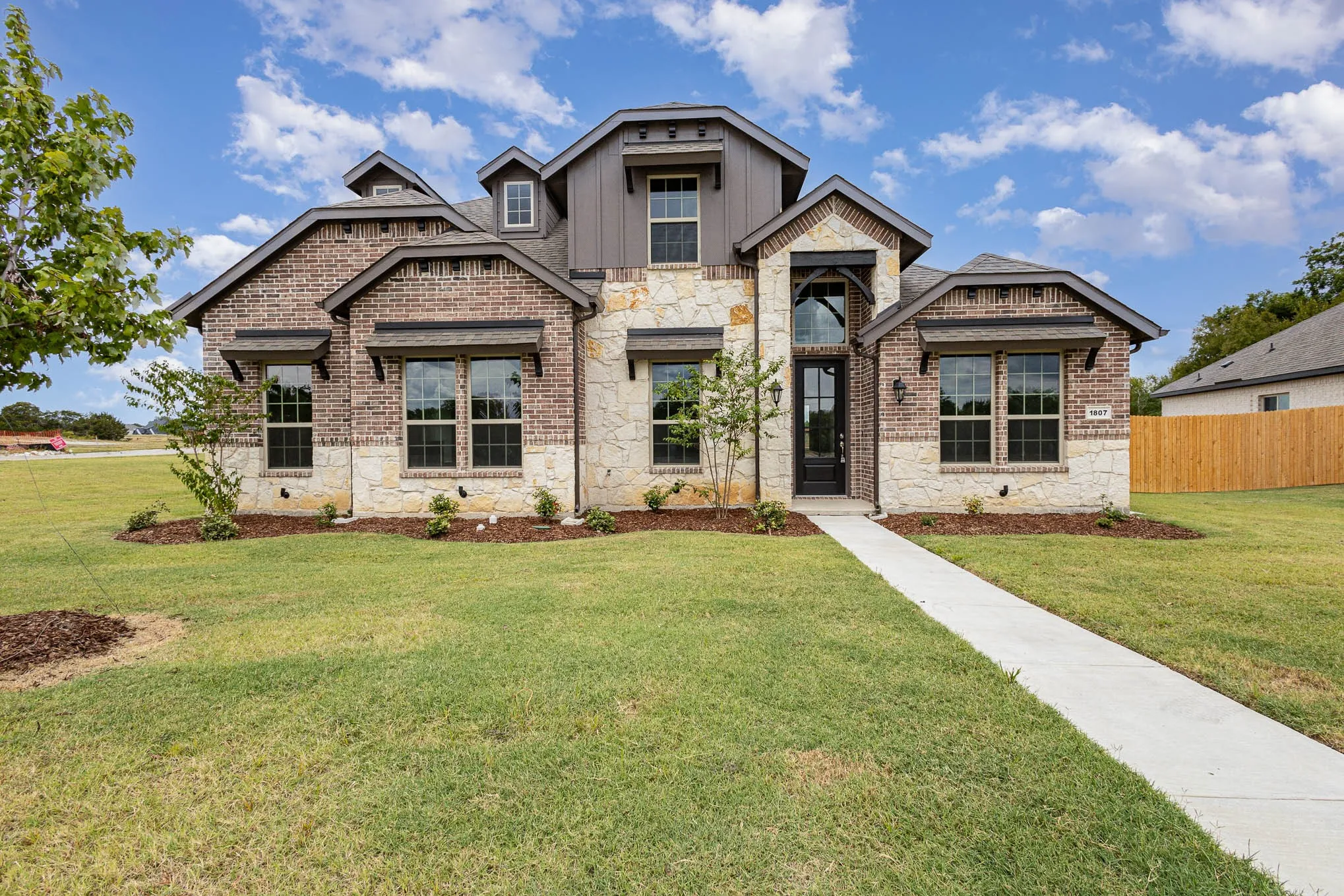 Single Family Residence For Sale in Dallas County , 1807 Osage Court, De Soto, Texas 75115, 4 Bedroom, 3 Bathroom, 2 Garage spaces, 3,205 Sqft, built in 2024, mls#21396951, Real Estate Agent in De Soto, Homes For Sale in Dallas county, Homes For Sale in De Soto, Realtor in De Soto Texas, Real Estate Brokerage Independent Realty Texas, Luminita Cordes Realtor