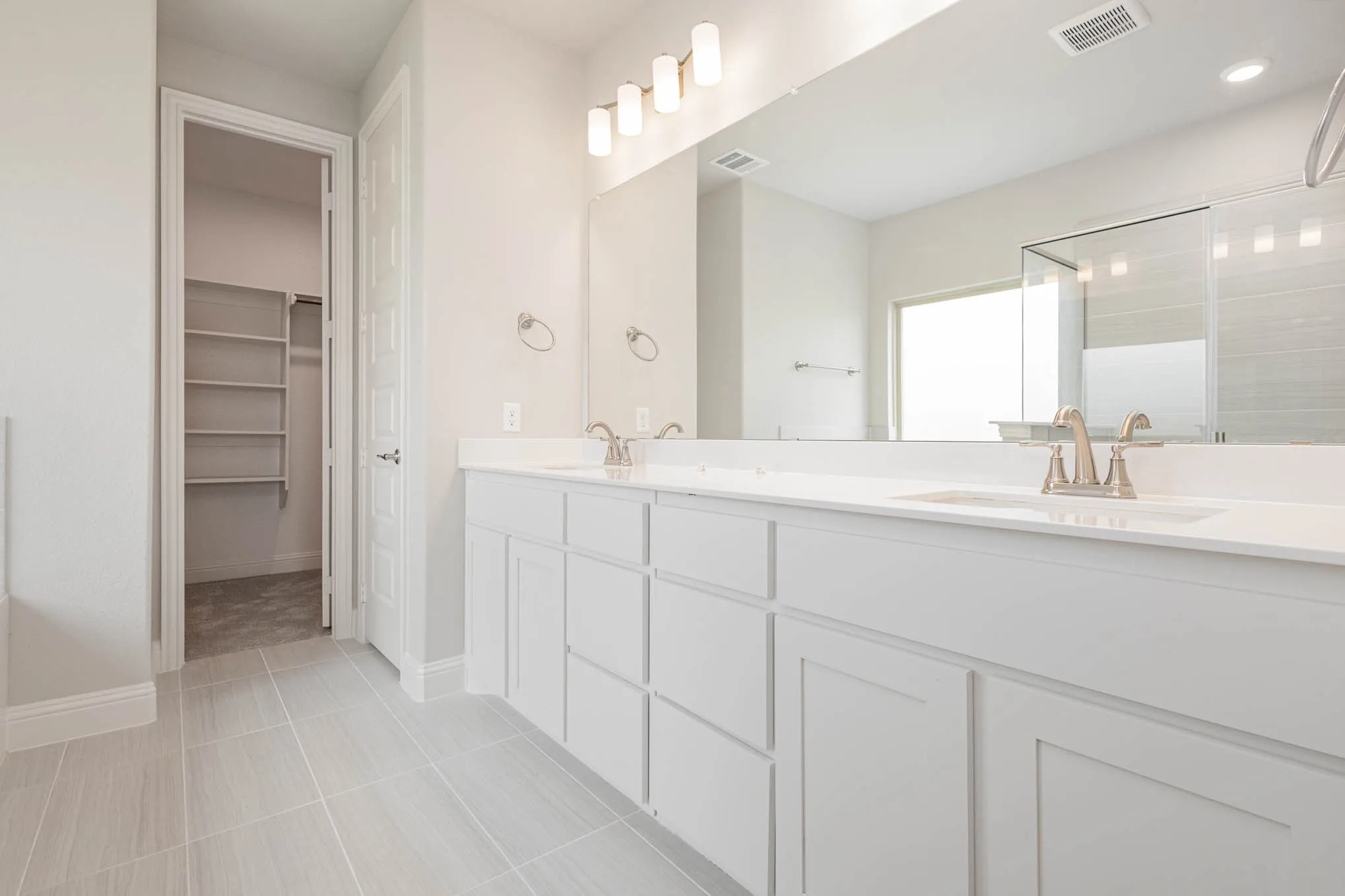 Single Family Residence For Sale in Dallas County , 1807 Osage Court, De Soto, Texas 75115, 4 Bedroom, 3 Bathroom, 2 Garage spaces, 3,205 Sqft, built in 2024, mls#21396951, Real Estate Agent in De Soto, Homes For Sale in Dallas county, Homes For Sale in De Soto, Realtor in De Soto Texas, Real Estate Brokerage Independent Realty Texas, Luminita Cordes Realtor