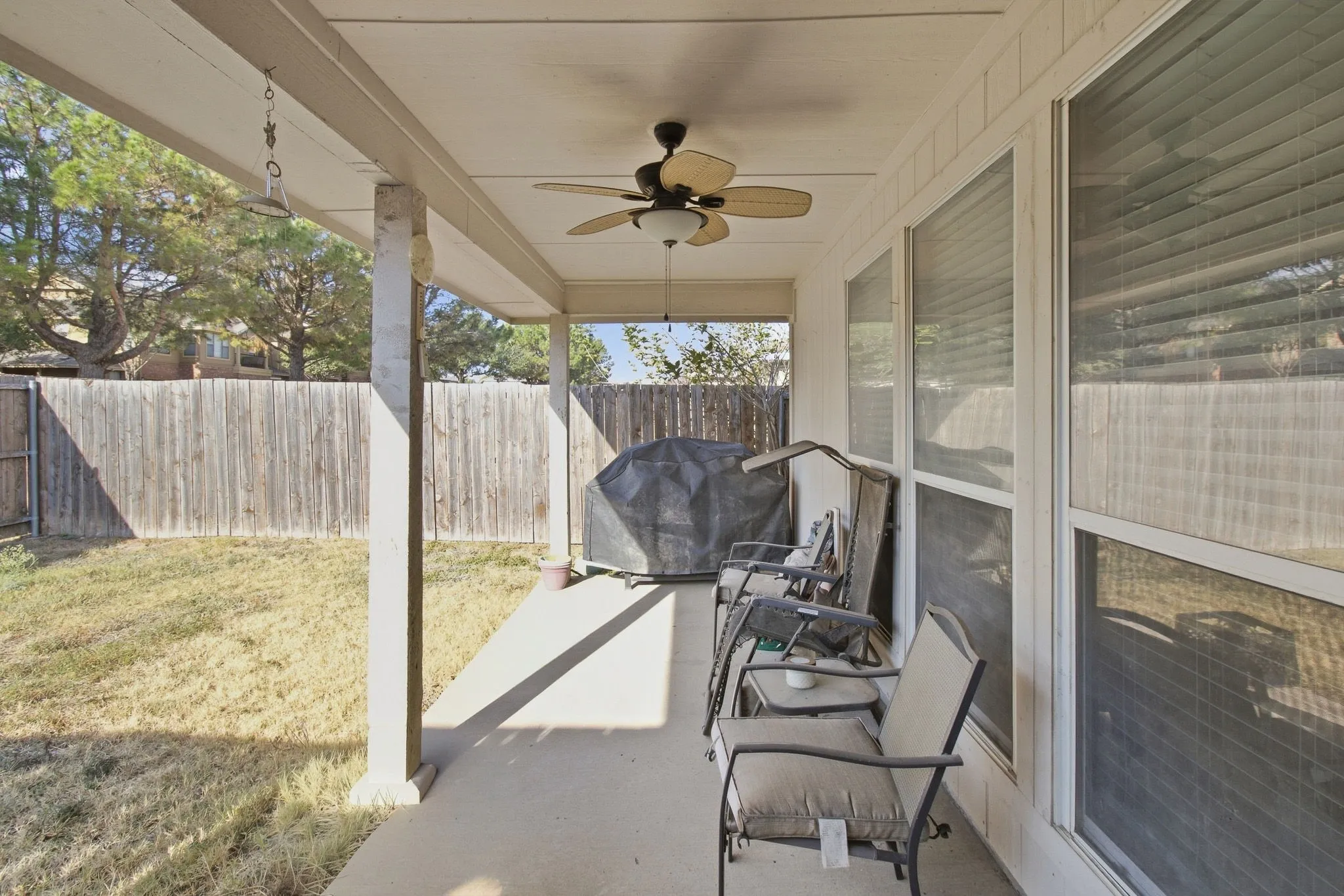 Single Family Residence For Sale in Dallas County , 752 Eldorado Drive, De Soto, Texas 75115, 4 Bedroom, 2 Bathroom, 2 Garage spaces, 2,175 Sqft, built in 2002, mls#21396919, Real Estate Agent in De Soto, Homes For Sale in Dallas county, Homes For Sale in De Soto, Realtor in De Soto Texas, Real Estate Brokerage Independent Realty Texas, Luminita Cordes Realtor