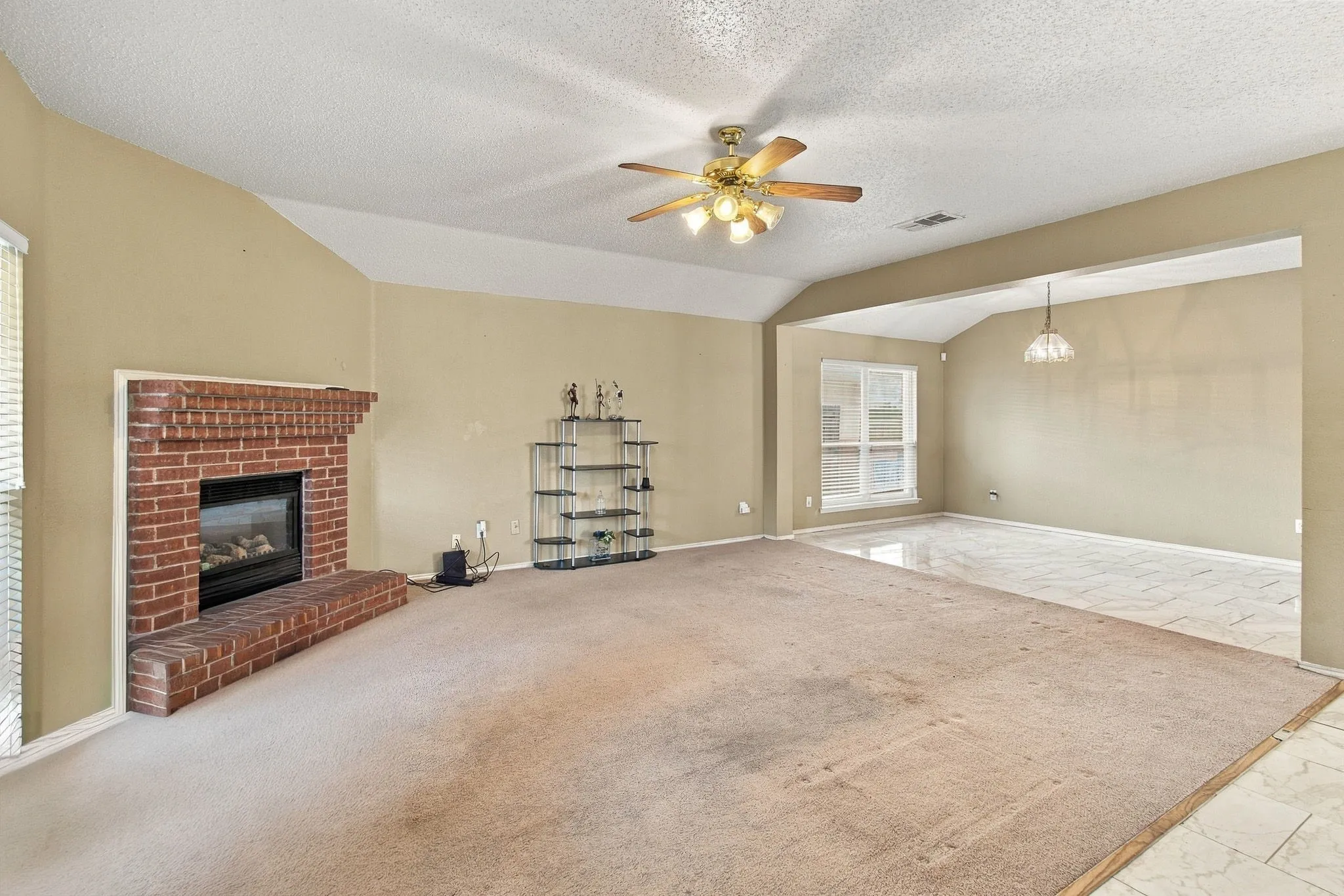 Single Family Residence For Sale in Dallas County , 752 Eldorado Drive, De Soto, Texas 75115, 4 Bedroom, 2 Bathroom, 2 Garage spaces, 2,175 Sqft, built in 2002, mls#21396919, Real Estate Agent in De Soto, Homes For Sale in Dallas county, Homes For Sale in De Soto, Realtor in De Soto Texas, Real Estate Brokerage Independent Realty Texas, Luminita Cordes Realtor