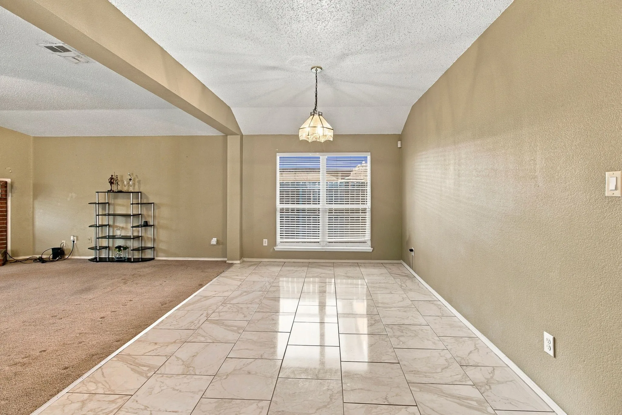 Single Family Residence For Sale in Dallas County , 752 Eldorado Drive, De Soto, Texas 75115, 4 Bedroom, 2 Bathroom, 2 Garage spaces, 2,175 Sqft, built in 2002, mls#21396919, Real Estate Agent in De Soto, Homes For Sale in Dallas county, Homes For Sale in De Soto, Realtor in De Soto Texas, Real Estate Brokerage Independent Realty Texas, Luminita Cordes Realtor