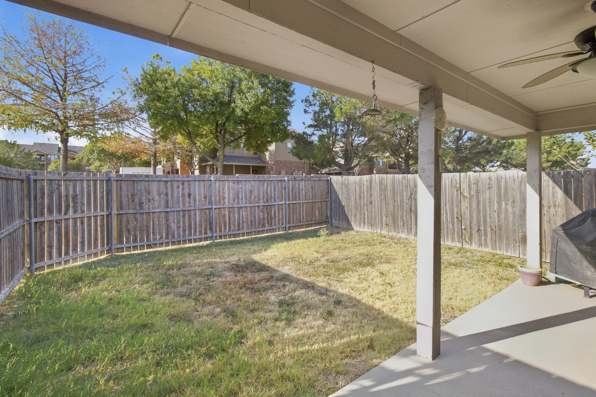 Single Family Residence For Sale in Dallas County , 752 Eldorado Drive, De Soto, Texas 75115, 4 Bedroom, 2 Bathroom, 2 Garage spaces, 2,175 Sqft, built in 2002, mls#21396919, Real Estate Agent in De Soto, Homes For Sale in Dallas county, Homes For Sale in De Soto, Realtor in De Soto Texas, Real Estate Brokerage Independent Realty Texas, Luminita Cordes Realtor