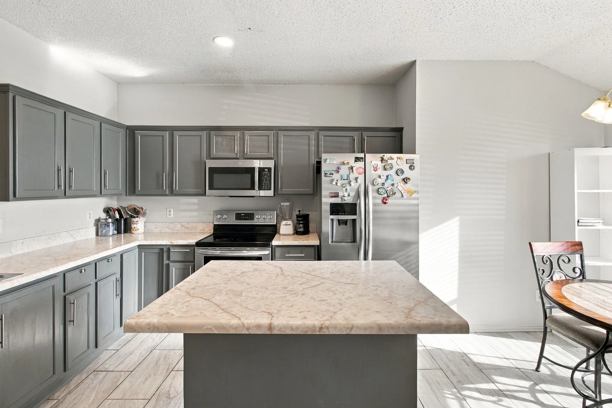 Single Family Residence For Sale in Dallas County , 752 Eldorado Drive, De Soto, Texas 75115, 4 Bedroom, 2 Bathroom, 2 Garage spaces, 2,175 Sqft, built in 2002, mls#21396919, Real Estate Agent in De Soto, Homes For Sale in Dallas county, Homes For Sale in De Soto, Realtor in De Soto Texas, Real Estate Brokerage Independent Realty Texas, Luminita Cordes Realtor