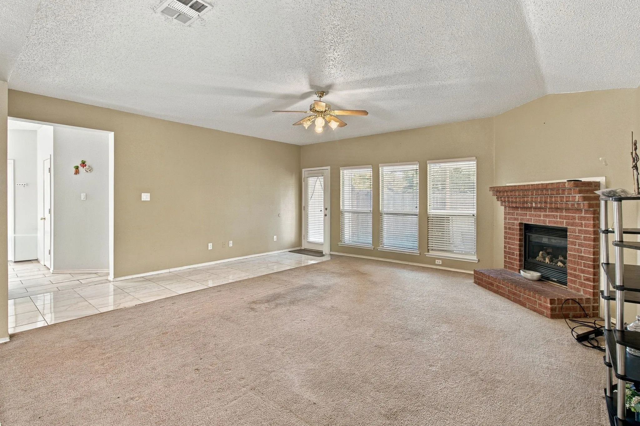 Single Family Residence For Sale in Dallas County , 752 Eldorado Drive, De Soto, Texas 75115, 4 Bedroom, 2 Bathroom, 2 Garage spaces, 2,175 Sqft, built in 2002, mls#21396919, Real Estate Agent in De Soto, Homes For Sale in Dallas county, Homes For Sale in De Soto, Realtor in De Soto Texas, Real Estate Brokerage Independent Realty Texas, Luminita Cordes Realtor