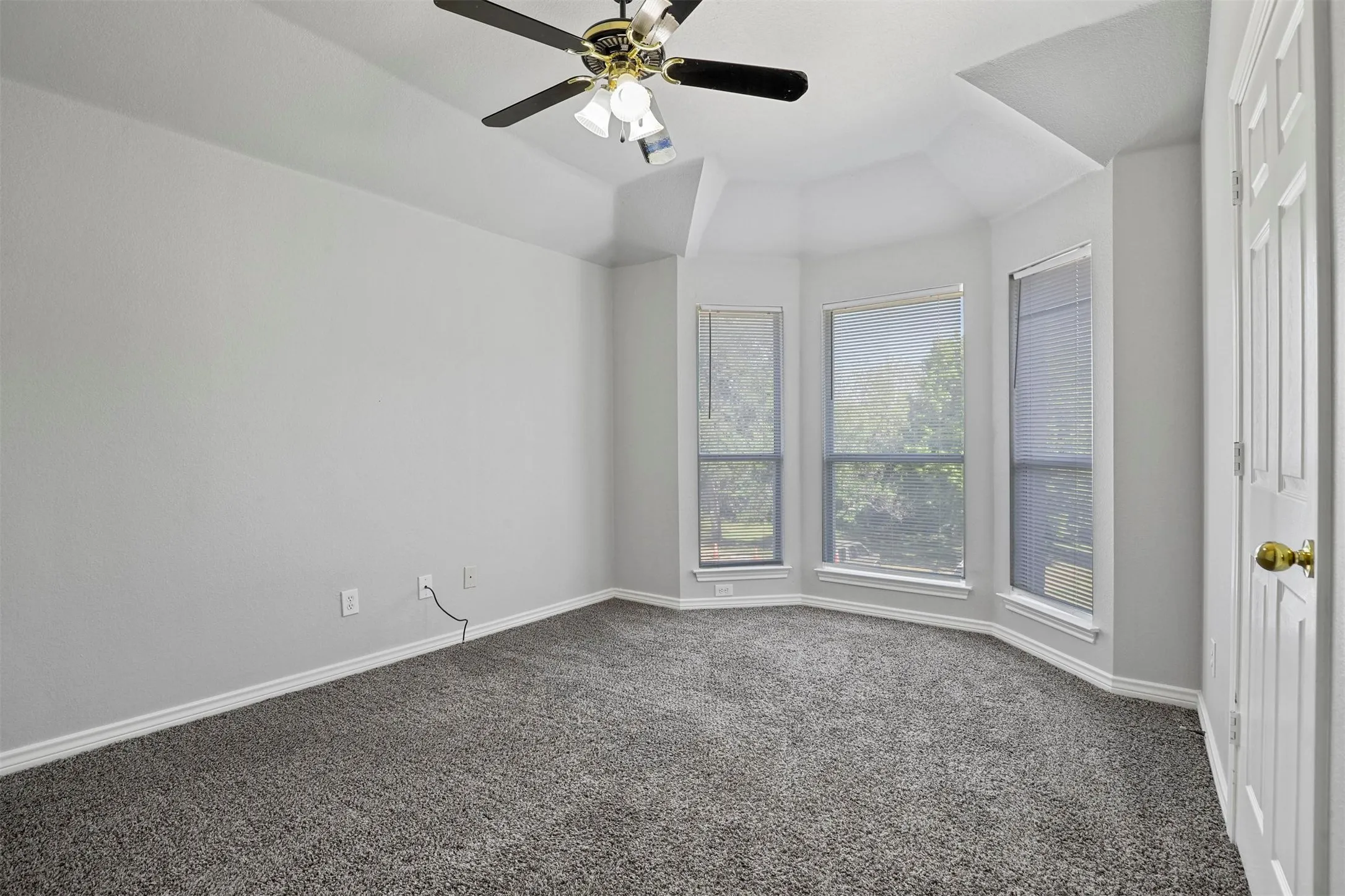 Single Family Residence For Rent in Tarrant County , 204 Arbor Creek Drive, Euless, Texas 76039, 3 Bedroom, 3 Bathroom, 2 Garage spaces, 2,288 Sqft, built in 1996, mls#21393518, Real Estate Agent in Euless, Homes For Rent in Tarrant county, Homes For Rent in Euless, Realtor in Euless Texas, Real Estate Brokerage Independent Realty Texas, Luminita Cordes Realtor