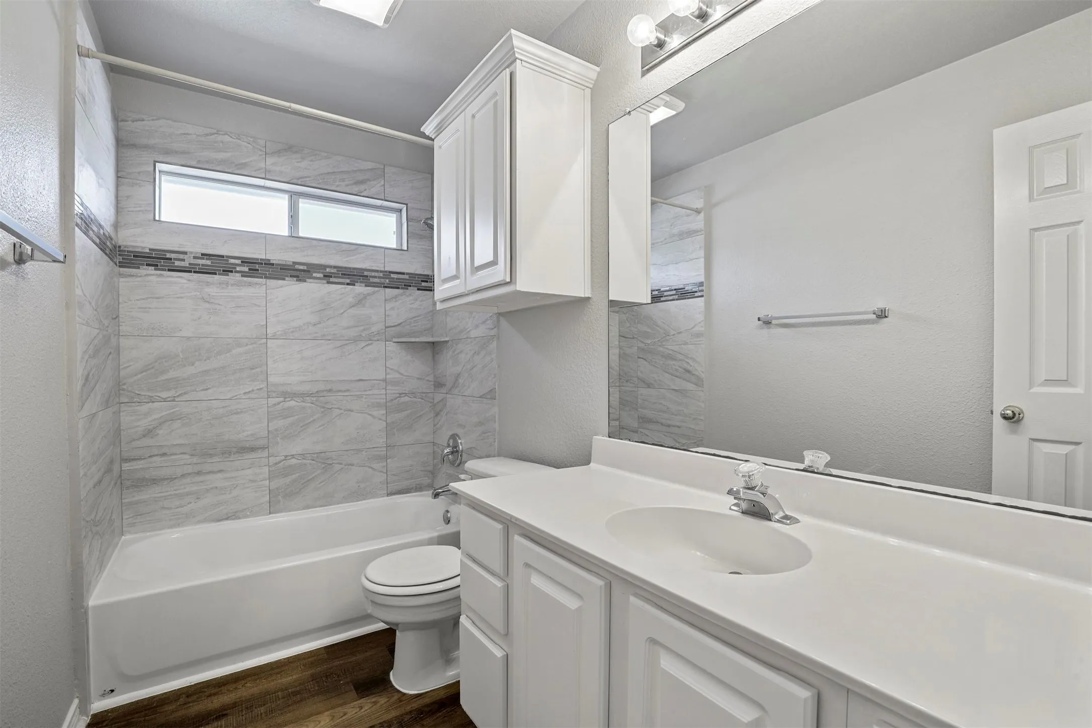 Single Family Residence For Rent in Tarrant County , 204 Arbor Creek Drive, Euless, Texas 76039, 3 Bedroom, 3 Bathroom, 2 Garage spaces, 2,288 Sqft, built in 1996, mls#21393518, Real Estate Agent in Euless, Homes For Rent in Tarrant county, Homes For Rent in Euless, Realtor in Euless Texas, Real Estate Brokerage Independent Realty Texas, Luminita Cordes Realtor