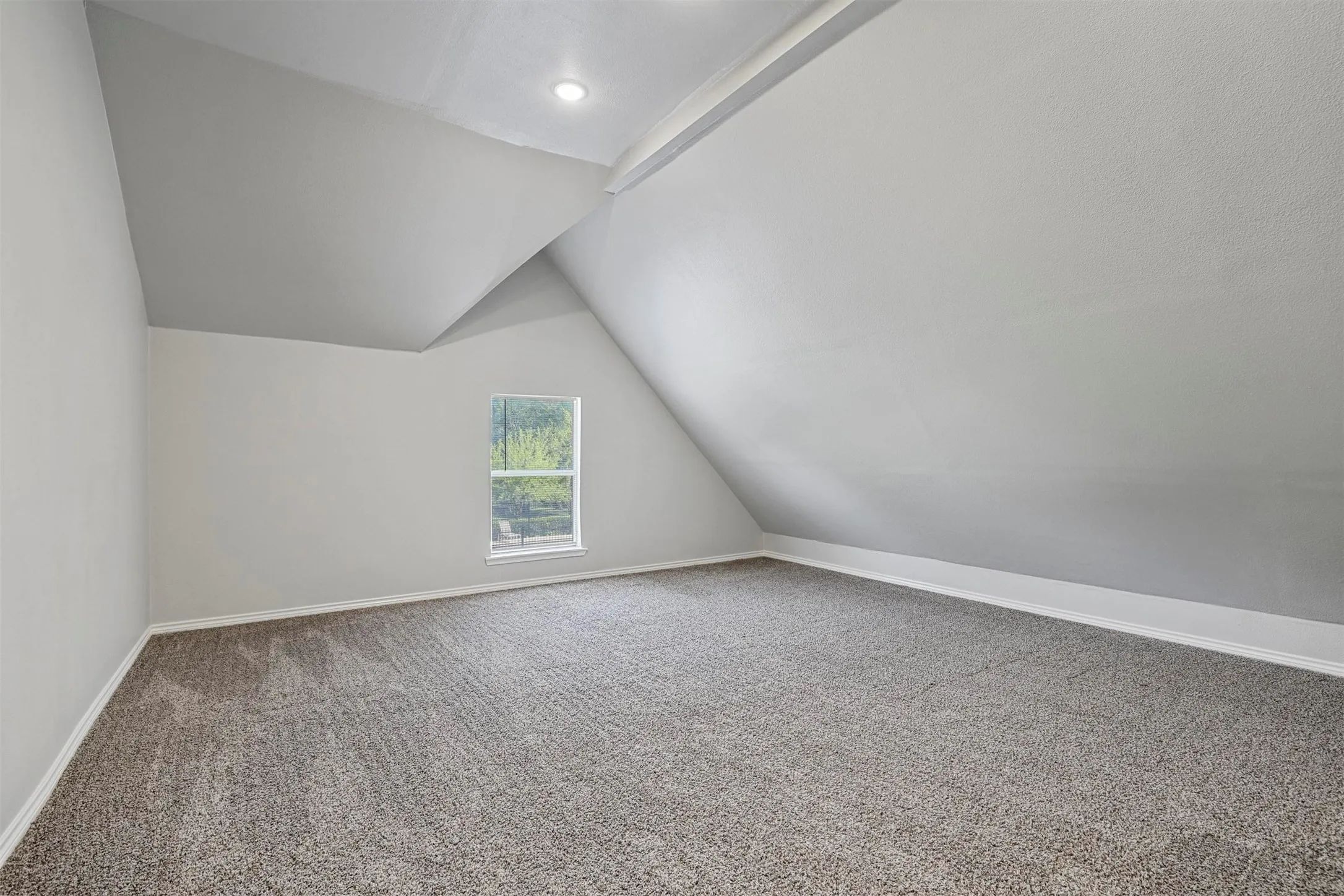 Single Family Residence For Rent in Tarrant County , 204 Arbor Creek Drive, Euless, Texas 76039, 3 Bedroom, 3 Bathroom, 2 Garage spaces, 2,288 Sqft, built in 1996, mls#21393518, Real Estate Agent in Euless, Homes For Rent in Tarrant county, Homes For Rent in Euless, Realtor in Euless Texas, Real Estate Brokerage Independent Realty Texas, Luminita Cordes Realtor