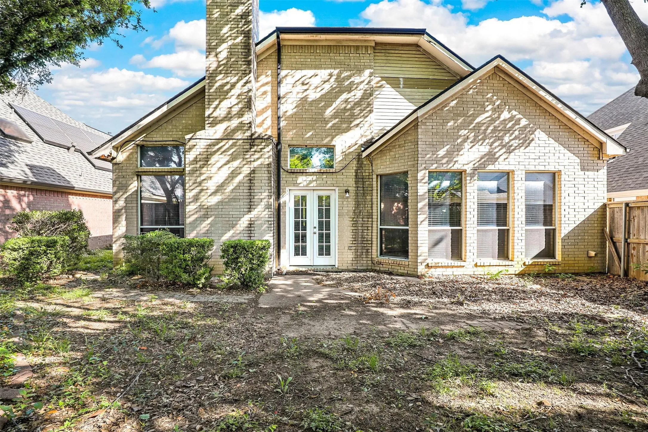Single Family Residence For Rent in Tarrant County , 204 Arbor Creek Drive, Euless, Texas 76039, 3 Bedroom, 3 Bathroom, 2 Garage spaces, 2,288 Sqft, built in 1996, mls#21393518, Real Estate Agent in Euless, Homes For Rent in Tarrant county, Homes For Rent in Euless, Realtor in Euless Texas, Real Estate Brokerage Independent Realty Texas, Luminita Cordes Realtor
