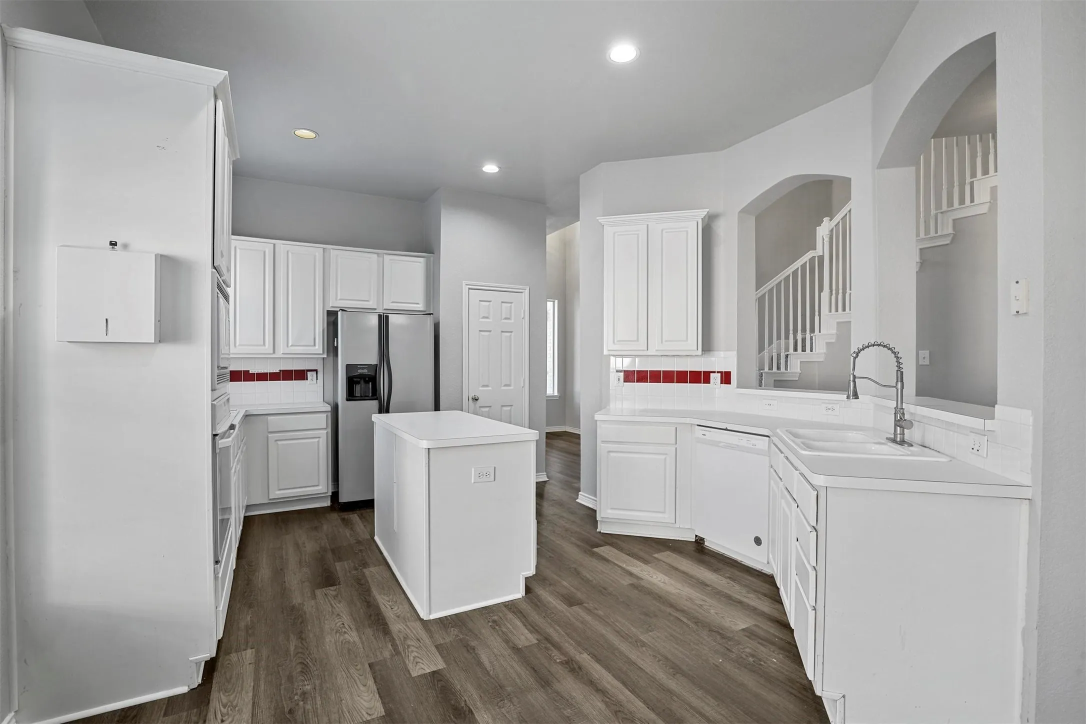 Single Family Residence For Rent in Tarrant County , 204 Arbor Creek Drive, Euless, Texas 76039, 3 Bedroom, 3 Bathroom, 2 Garage spaces, 2,288 Sqft, built in 1996, mls#21393518, Real Estate Agent in Euless, Homes For Rent in Tarrant county, Homes For Rent in Euless, Realtor in Euless Texas, Real Estate Brokerage Independent Realty Texas, Luminita Cordes Realtor