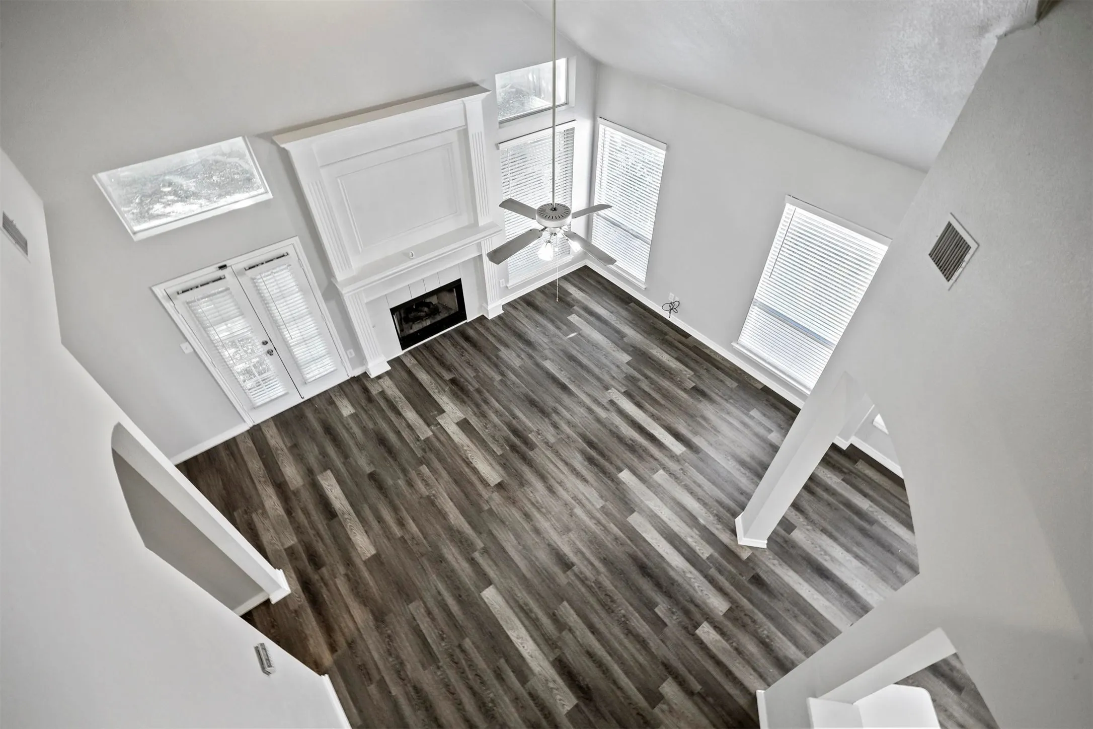 Single Family Residence For Rent in Tarrant County , 204 Arbor Creek Drive, Euless, Texas 76039, 3 Bedroom, 3 Bathroom, 2 Garage spaces, 2,288 Sqft, built in 1996, mls#21393518, Real Estate Agent in Euless, Homes For Rent in Tarrant county, Homes For Rent in Euless, Realtor in Euless Texas, Real Estate Brokerage Independent Realty Texas, Luminita Cordes Realtor