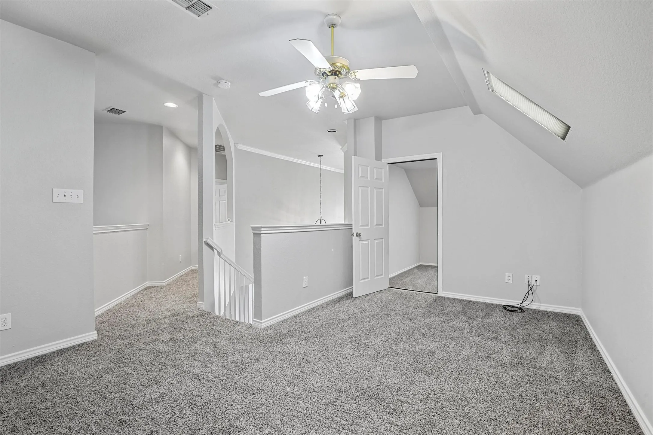 Single Family Residence For Rent in Tarrant County , 204 Arbor Creek Drive, Euless, Texas 76039, 3 Bedroom, 3 Bathroom, 2 Garage spaces, 2,288 Sqft, built in 1996, mls#21393518, Real Estate Agent in Euless, Homes For Rent in Tarrant county, Homes For Rent in Euless, Realtor in Euless Texas, Real Estate Brokerage Independent Realty Texas, Luminita Cordes Realtor