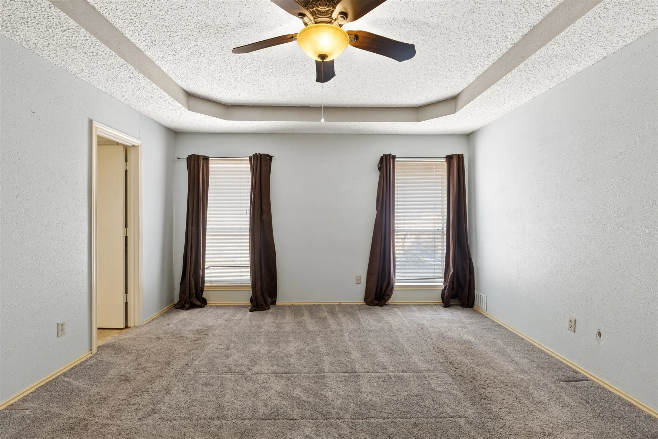 Single Family Residence For Sale in Collin County , 703 Spring Brook Drive, Allen, Texas 75002, 4 Bedroom, 3 Bathroom, 2 Garage spaces, 2,527 Sqft, built in 1981, mls#21395266, Real Estate Agent in Allen, Homes For Sale in Collin county, Homes For Sale in Allen, Realtor in Allen Texas, Real Estate Brokerage Independent Realty Texas, Luminita Cordes Realtor