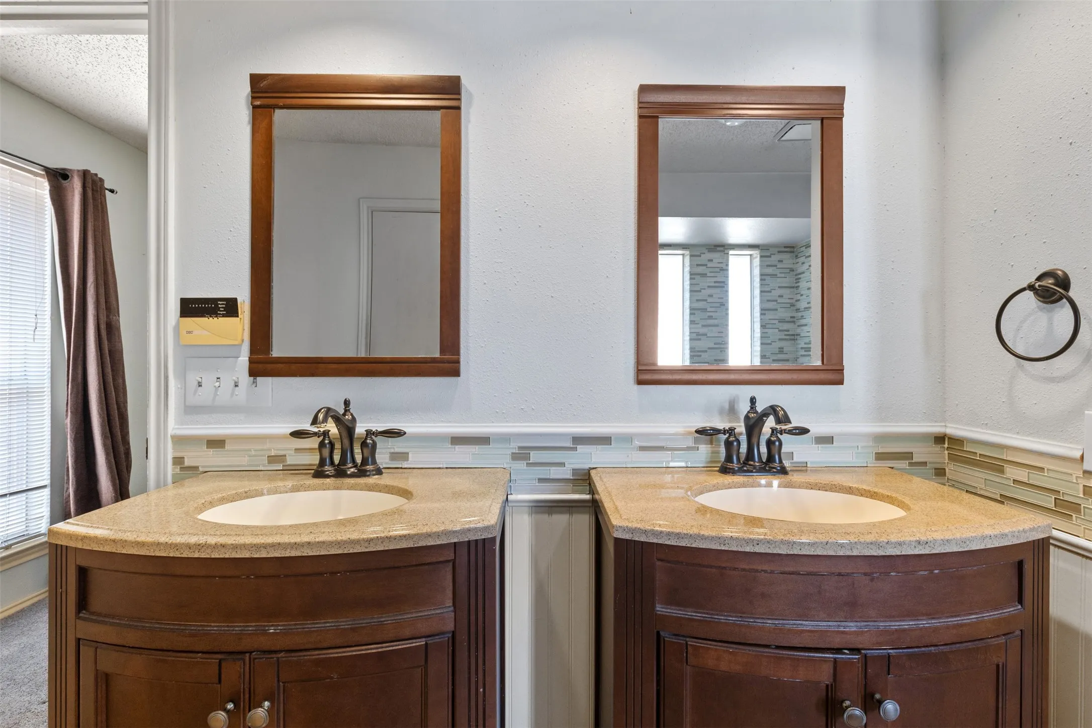 Single Family Residence For Sale in Collin County , 703 Spring Brook Drive, Allen, Texas 75002, 4 Bedroom, 3 Bathroom, 2 Garage spaces, 2,527 Sqft, built in 1981, mls#21395266, Real Estate Agent in Allen, Homes For Sale in Collin county, Homes For Sale in Allen, Realtor in Allen Texas, Real Estate Brokerage Independent Realty Texas, Luminita Cordes Realtor