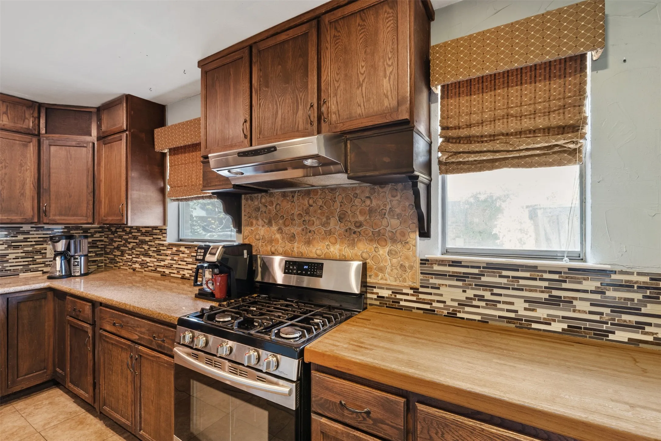 Single Family Residence For Sale in Collin County , 703 Spring Brook Drive, Allen, Texas 75002, 4 Bedroom, 3 Bathroom, 2 Garage spaces, 2,527 Sqft, built in 1981, mls#21395266, Real Estate Agent in Allen, Homes For Sale in Collin county, Homes For Sale in Allen, Realtor in Allen Texas, Real Estate Brokerage Independent Realty Texas, Luminita Cordes Realtor