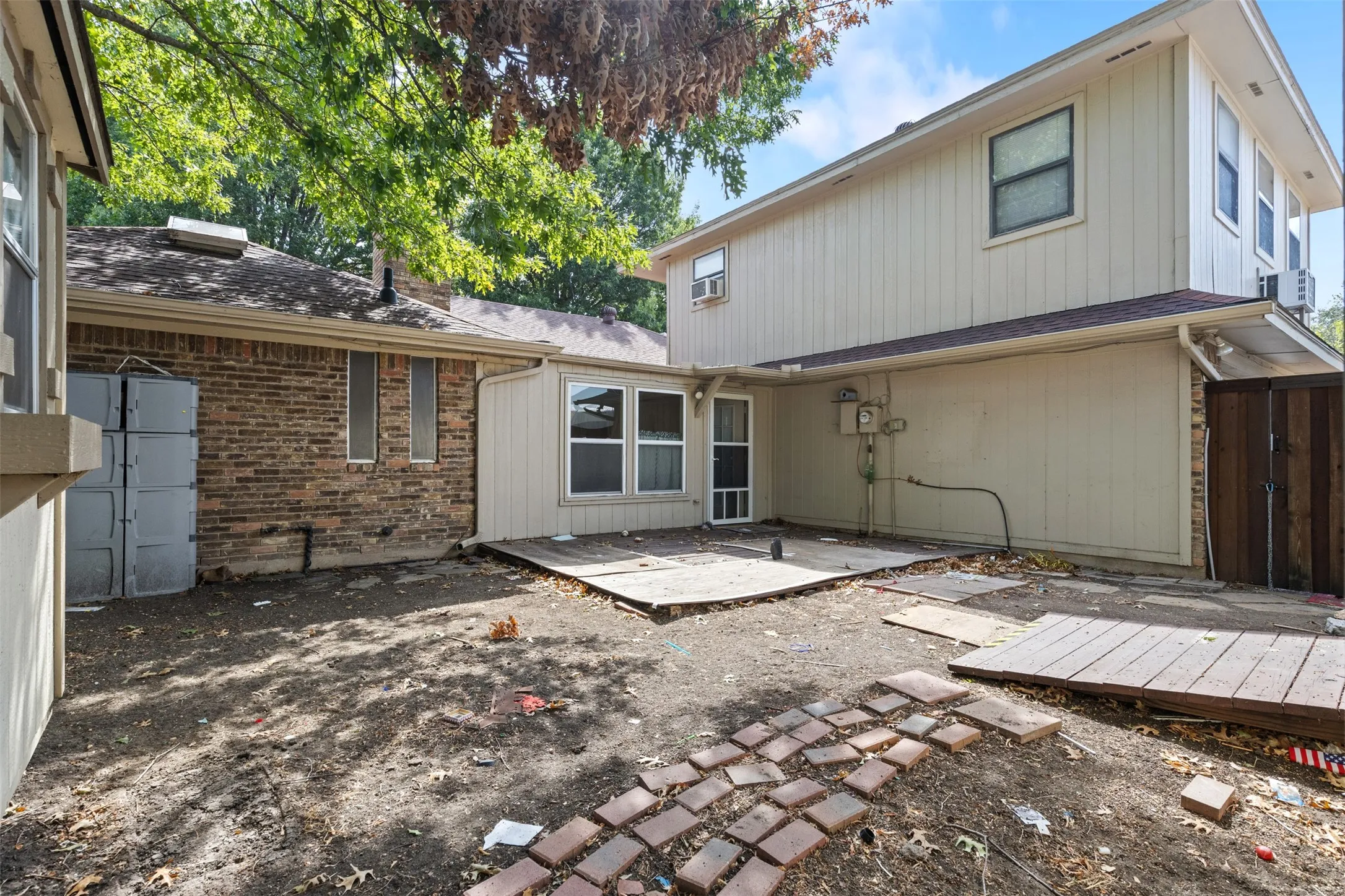 Single Family Residence For Sale in Collin County , 703 Spring Brook Drive, Allen, Texas 75002, 4 Bedroom, 3 Bathroom, 2 Garage spaces, 2,527 Sqft, built in 1981, mls#21395266, Real Estate Agent in Allen, Homes For Sale in Collin county, Homes For Sale in Allen, Realtor in Allen Texas, Real Estate Brokerage Independent Realty Texas, Luminita Cordes Realtor