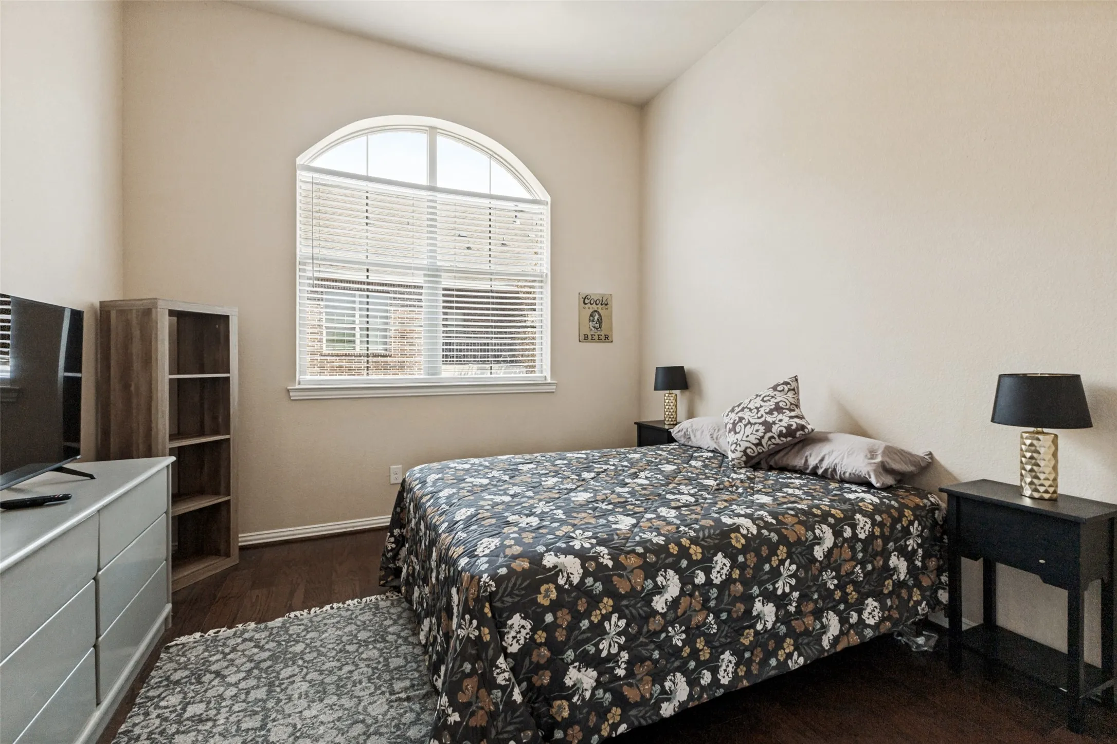 Townhouse For Sale in Dallas County , 2211 Eriksson Lane, Dallas, Texas 75204, 3 Bedroom, 3 Bathroom, 2 Garage spaces, 1,912 Sqft, built in 2013, mls#21396970, Real Estate Agent in Dallas, Homes For Sale in Dallas county, Homes For Sale in Dallas, Realtor in Dallas Texas, Real Estate Brokerage Independent Realty Texas, Luminita Cordes Realtor