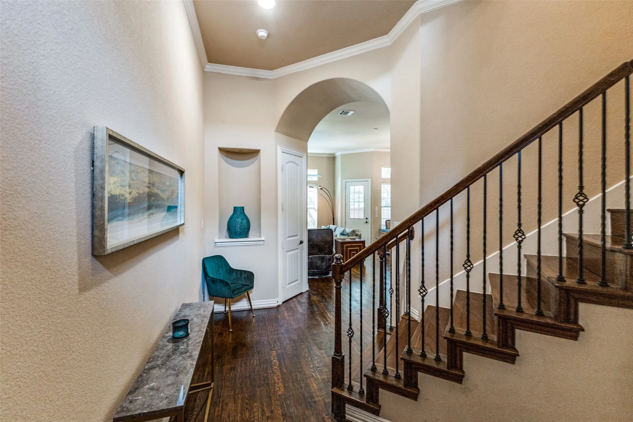 Townhouse For Sale in Dallas County , 2211 Eriksson Lane, Dallas, Texas 75204, 3 Bedroom, 3 Bathroom, 2 Garage spaces, 1,912 Sqft, built in 2013, mls#21396970, Real Estate Agent in Dallas, Homes For Sale in Dallas county, Homes For Sale in Dallas, Realtor in Dallas Texas, Real Estate Brokerage Independent Realty Texas, Luminita Cordes Realtor