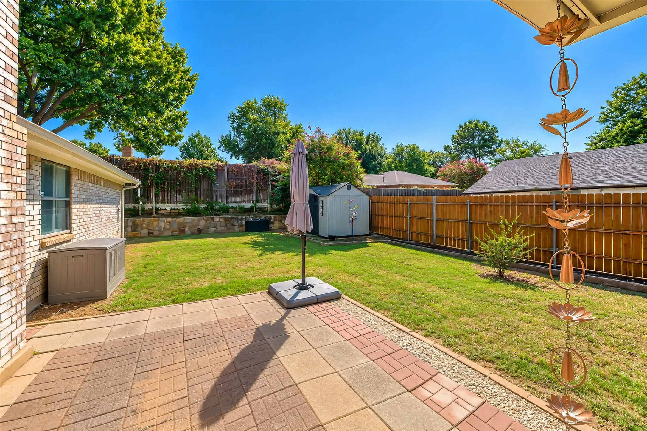 Single Family Residence For Sale in Tarrant County , 2941 Cresthaven Drive, Grapevine, Texas 76051, 3 Bedroom, 2 Bathroom, 2 Garage spaces, 1,900 Sqft, built in 1983, mls#21395919, Real Estate Agent in Grapevine, Homes For Sale in Tarrant county, Homes For Sale in Grapevine, Realtor in Grapevine Texas, Real Estate Brokerage Independent Realty Texas, Luminita Cordes Realtor