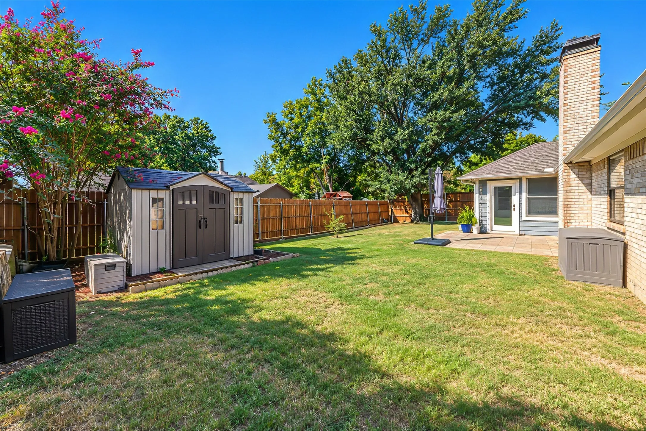 Single Family Residence For Sale in Tarrant County , 2941 Cresthaven Drive, Grapevine, Texas 76051, 3 Bedroom, 2 Bathroom, 2 Garage spaces, 1,900 Sqft, built in 1983, mls#21395919, Real Estate Agent in Grapevine, Homes For Sale in Tarrant county, Homes For Sale in Grapevine, Realtor in Grapevine Texas, Real Estate Brokerage Independent Realty Texas, Luminita Cordes Realtor