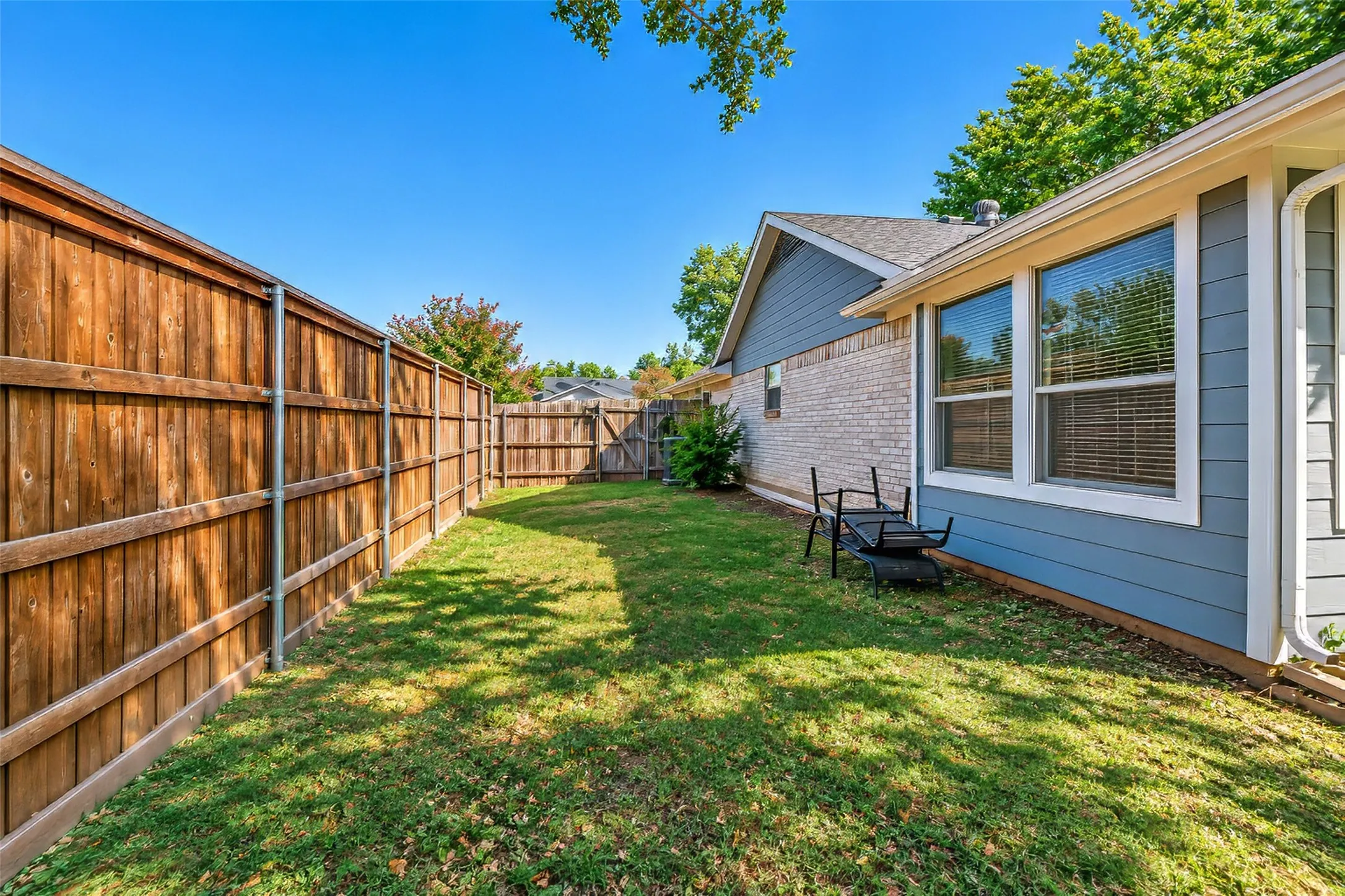 Single Family Residence For Sale in Tarrant County , 2941 Cresthaven Drive, Grapevine, Texas 76051, 3 Bedroom, 2 Bathroom, 2 Garage spaces, 1,900 Sqft, built in 1983, mls#21395919, Real Estate Agent in Grapevine, Homes For Sale in Tarrant county, Homes For Sale in Grapevine, Realtor in Grapevine Texas, Real Estate Brokerage Independent Realty Texas, Luminita Cordes Realtor