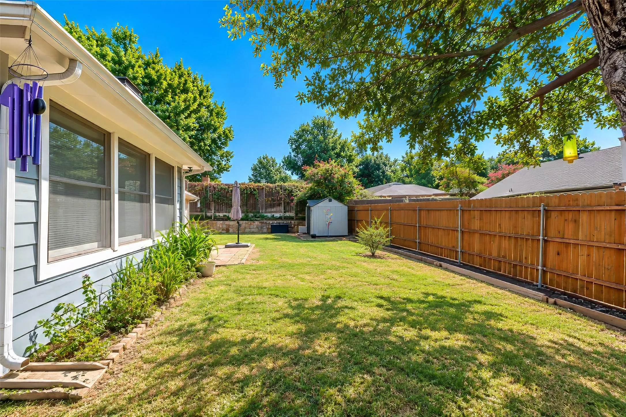 Single Family Residence For Sale in Tarrant County , 2941 Cresthaven Drive, Grapevine, Texas 76051, 3 Bedroom, 2 Bathroom, 2 Garage spaces, 1,900 Sqft, built in 1983, mls#21395919, Real Estate Agent in Grapevine, Homes For Sale in Tarrant county, Homes For Sale in Grapevine, Realtor in Grapevine Texas, Real Estate Brokerage Independent Realty Texas, Luminita Cordes Realtor