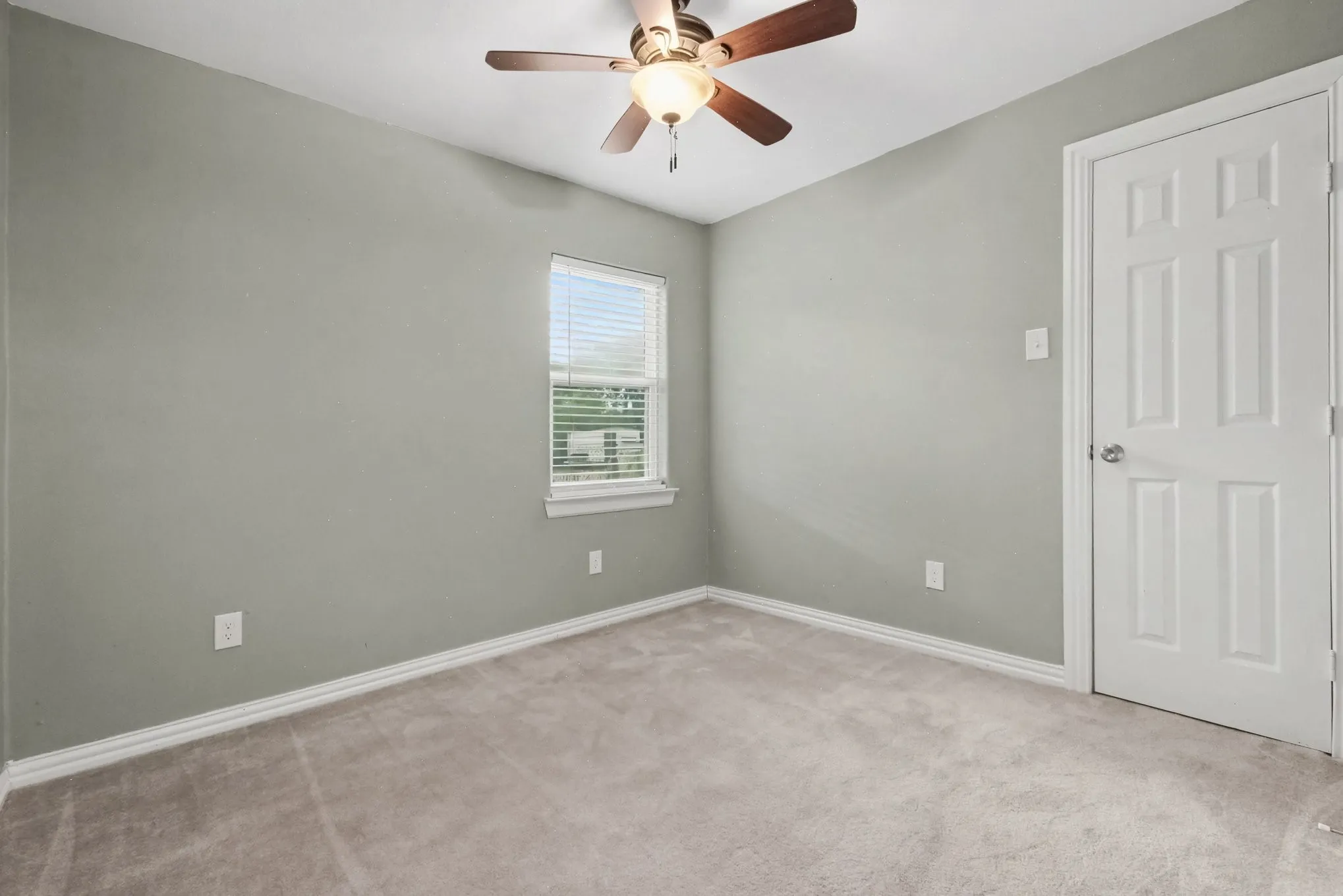 Single Family Residence For Sale in Dallas County , 2314 Healey Drive, Dallas, Texas 75228, 3 Bedroom, 2 Bathroom, Garage spaces, 1,488 Sqft, built in 1954, mls#21395164, Real Estate Agent in Dallas, Homes For Sale in Dallas county, Homes For Sale in Dallas, Realtor in Dallas Texas, Real Estate Brokerage Independent Realty Texas, Luminita Cordes Realtor