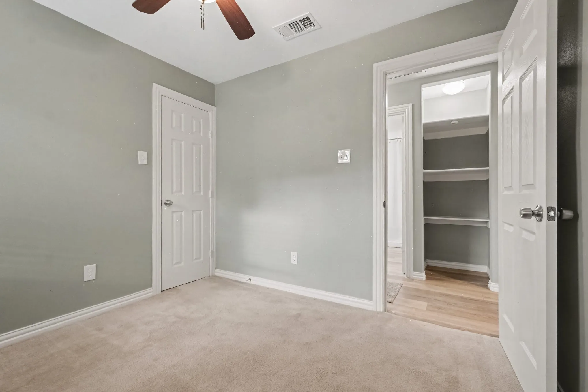 Single Family Residence For Sale in Dallas County , 2314 Healey Drive, Dallas, Texas 75228, 3 Bedroom, 2 Bathroom, Garage spaces, 1,488 Sqft, built in 1954, mls#21395164, Real Estate Agent in Dallas, Homes For Sale in Dallas county, Homes For Sale in Dallas, Realtor in Dallas Texas, Real Estate Brokerage Independent Realty Texas, Luminita Cordes Realtor