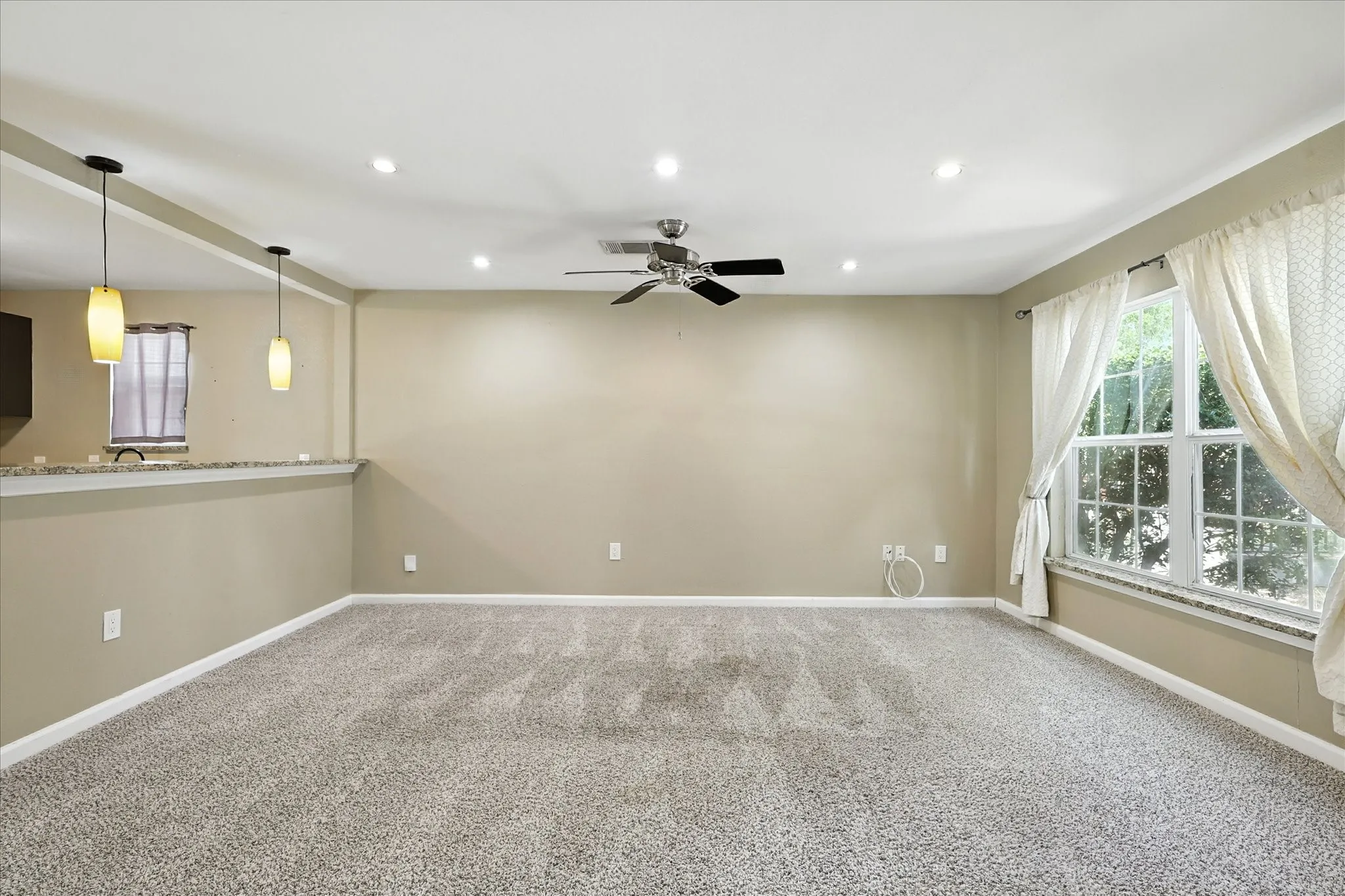Single Family Residence For Sale in Collin County , 7243 Ash Street, Frisco, Texas 75034, 3 Bedroom, 2 Bathroom, Garage spaces, 1,277 Sqft, built in 1961, mls#21396972, Real Estate Agent in Frisco, Homes For Sale in Collin county, Homes For Sale in Frisco, Realtor in Frisco Texas, Real Estate Brokerage Independent Realty Texas, Luminita Cordes Realtor
