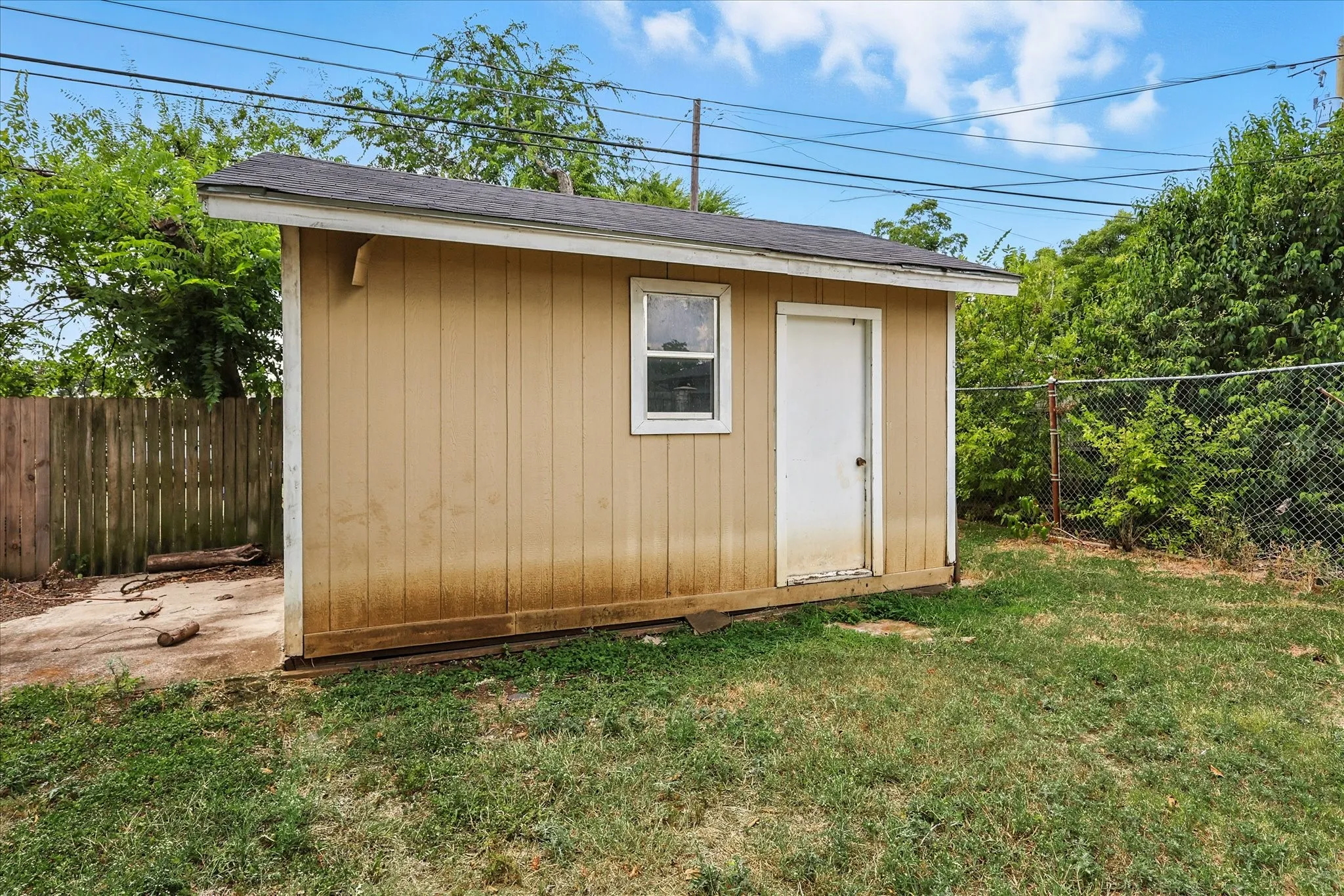 Single Family Residence For Sale in Collin County , 7243 Ash Street, Frisco, Texas 75034, 3 Bedroom, 2 Bathroom, Garage spaces, 1,277 Sqft, built in 1961, mls#21396972, Real Estate Agent in Frisco, Homes For Sale in Collin county, Homes For Sale in Frisco, Realtor in Frisco Texas, Real Estate Brokerage Independent Realty Texas, Luminita Cordes Realtor