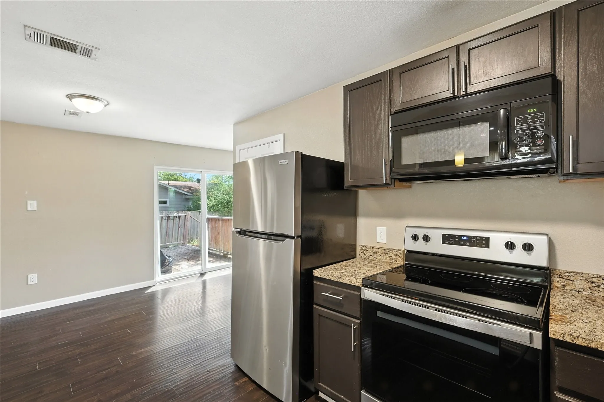 Single Family Residence For Sale in Collin County , 7243 Ash Street, Frisco, Texas 75034, 3 Bedroom, 2 Bathroom, Garage spaces, 1,277 Sqft, built in 1961, mls#21396972, Real Estate Agent in Frisco, Homes For Sale in Collin county, Homes For Sale in Frisco, Realtor in Frisco Texas, Real Estate Brokerage Independent Realty Texas, Luminita Cordes Realtor