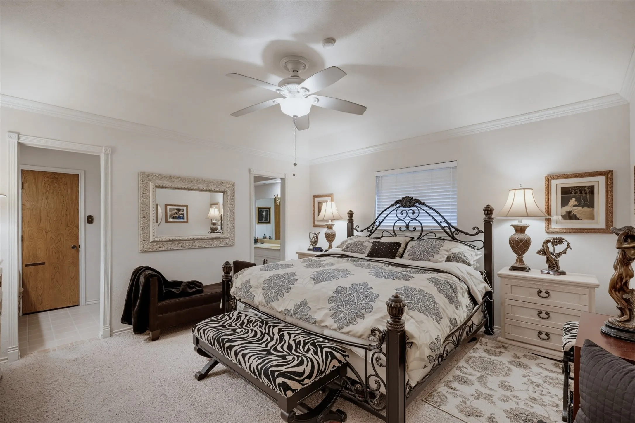 Single Family Residence For Sale in Tarrant County , 1903 Moody Court, Arlington, Texas 76012, 4 Bedroom, 3 Bathroom, 2 Garage spaces, 2,062 Sqft, built in 1976, mls#21392818, Real Estate Agent in Arlington, Homes For Sale in Tarrant county, Homes For Sale in Arlington, Realtor in Arlington Texas, Real Estate Brokerage Independent Realty Texas, Luminita Cordes Realtor