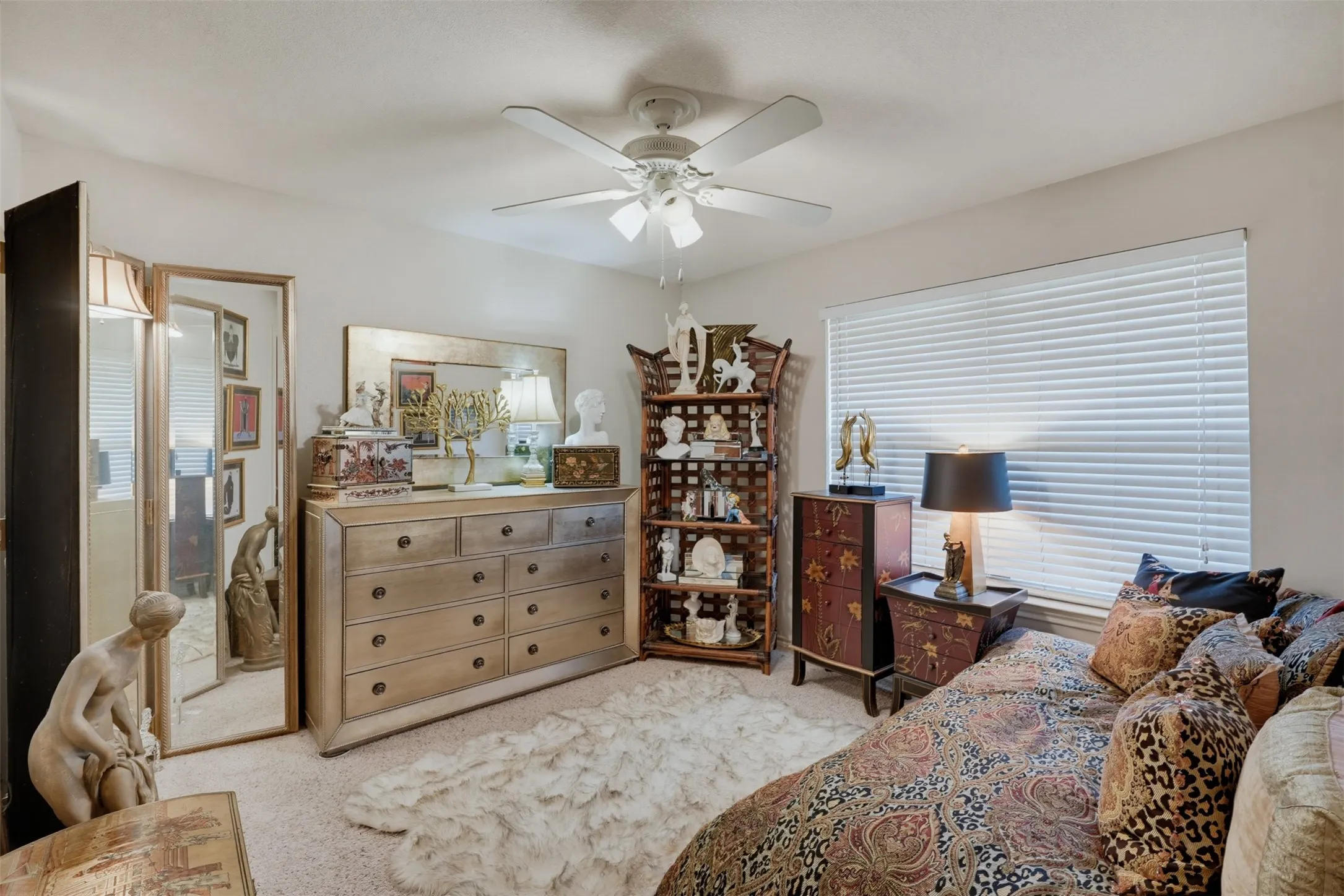 Single Family Residence For Sale in Tarrant County , 1903 Moody Court, Arlington, Texas 76012, 4 Bedroom, 3 Bathroom, 2 Garage spaces, 2,062 Sqft, built in 1976, mls#21392818, Real Estate Agent in Arlington, Homes For Sale in Tarrant county, Homes For Sale in Arlington, Realtor in Arlington Texas, Real Estate Brokerage Independent Realty Texas, Luminita Cordes Realtor