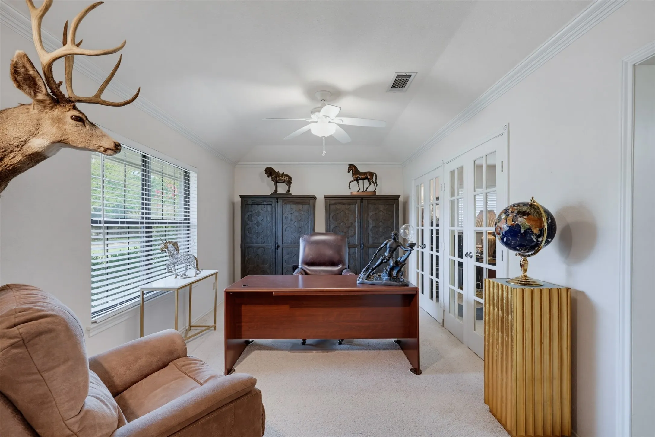 Single Family Residence For Sale in Tarrant County , 1903 Moody Court, Arlington, Texas 76012, 4 Bedroom, 3 Bathroom, 2 Garage spaces, 2,062 Sqft, built in 1976, mls#21392818, Real Estate Agent in Arlington, Homes For Sale in Tarrant county, Homes For Sale in Arlington, Realtor in Arlington Texas, Real Estate Brokerage Independent Realty Texas, Luminita Cordes Realtor